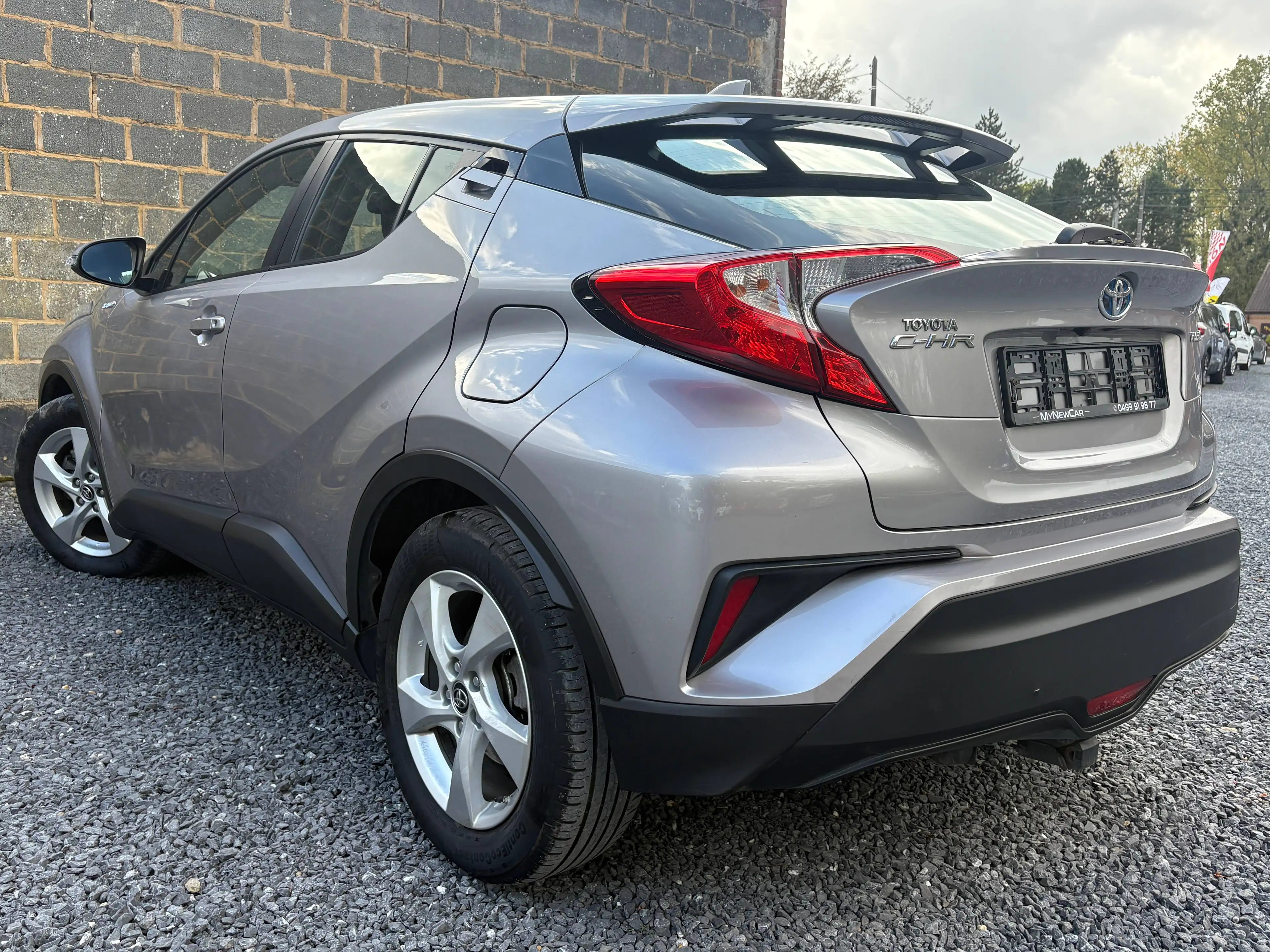 Toyota C-HR C-HR Hybrid 1.8i VVT-i — photo 2