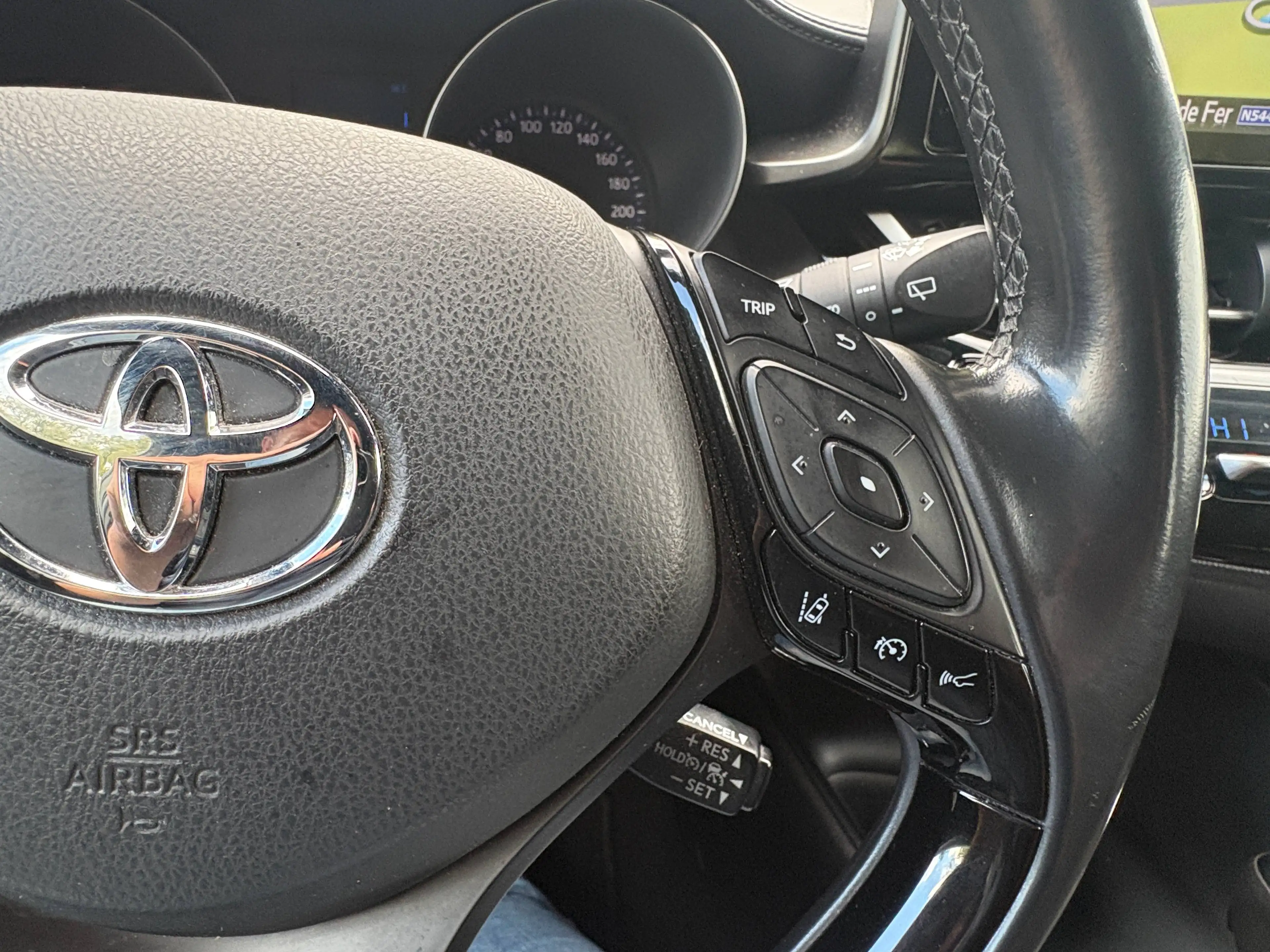 Toyota C-HR C-HR Hybrid 1.8i VVT-i — photo 15