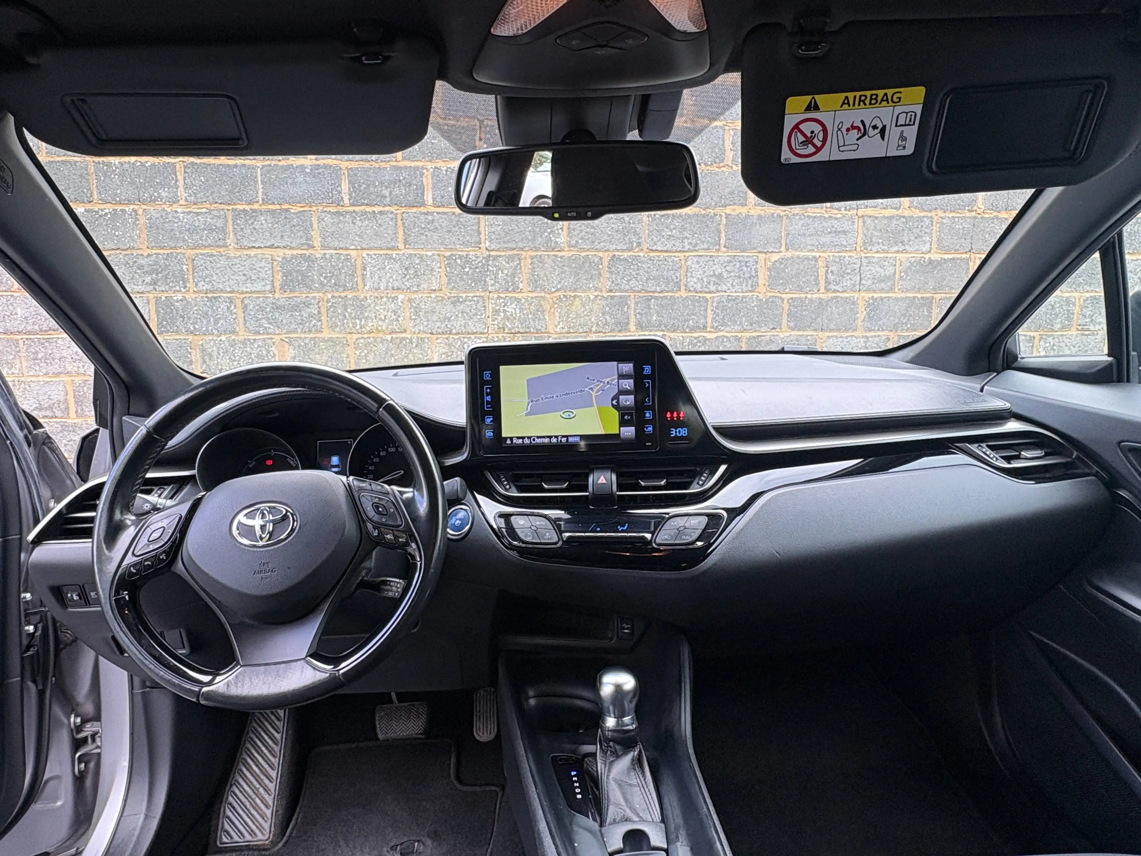 Toyota C-HR C-HR Hybrid 1.8i VVT-i — photo 8