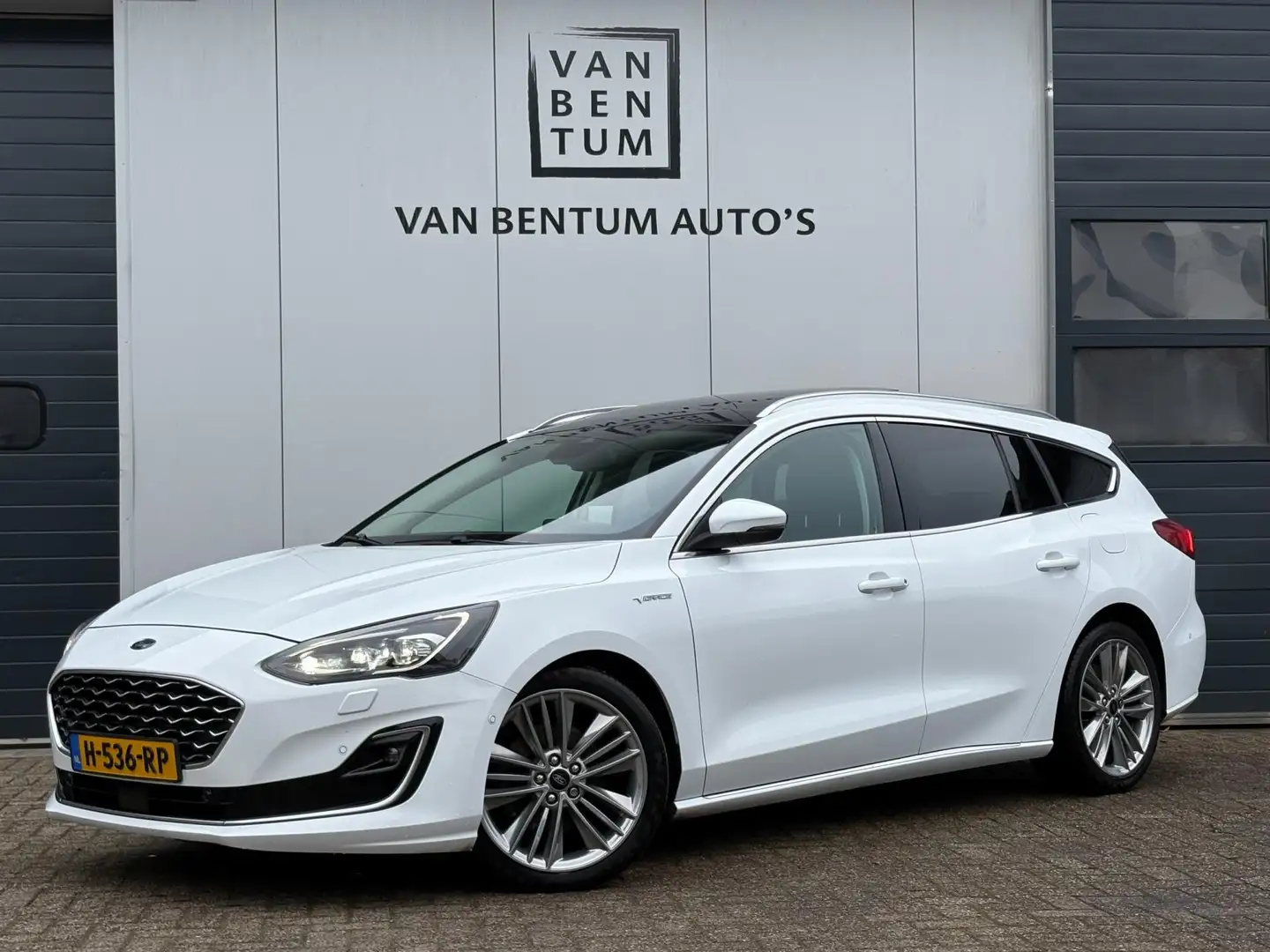 Ford Focus Wagon 2.0 150pk Autom. VIGNALE Pano Leder Camera Weiß - 1