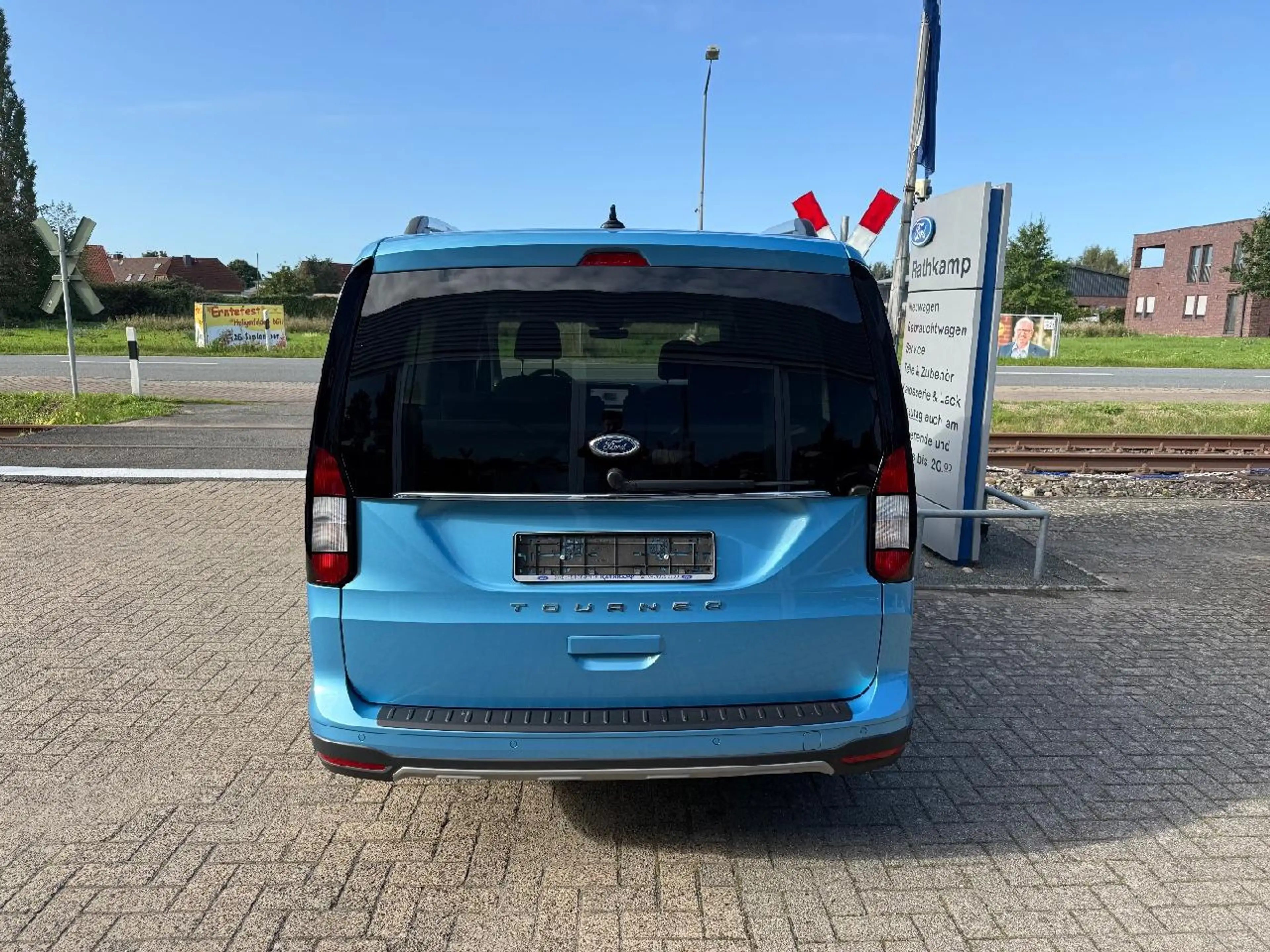 Ford Grand Tourneo Active — photo 5