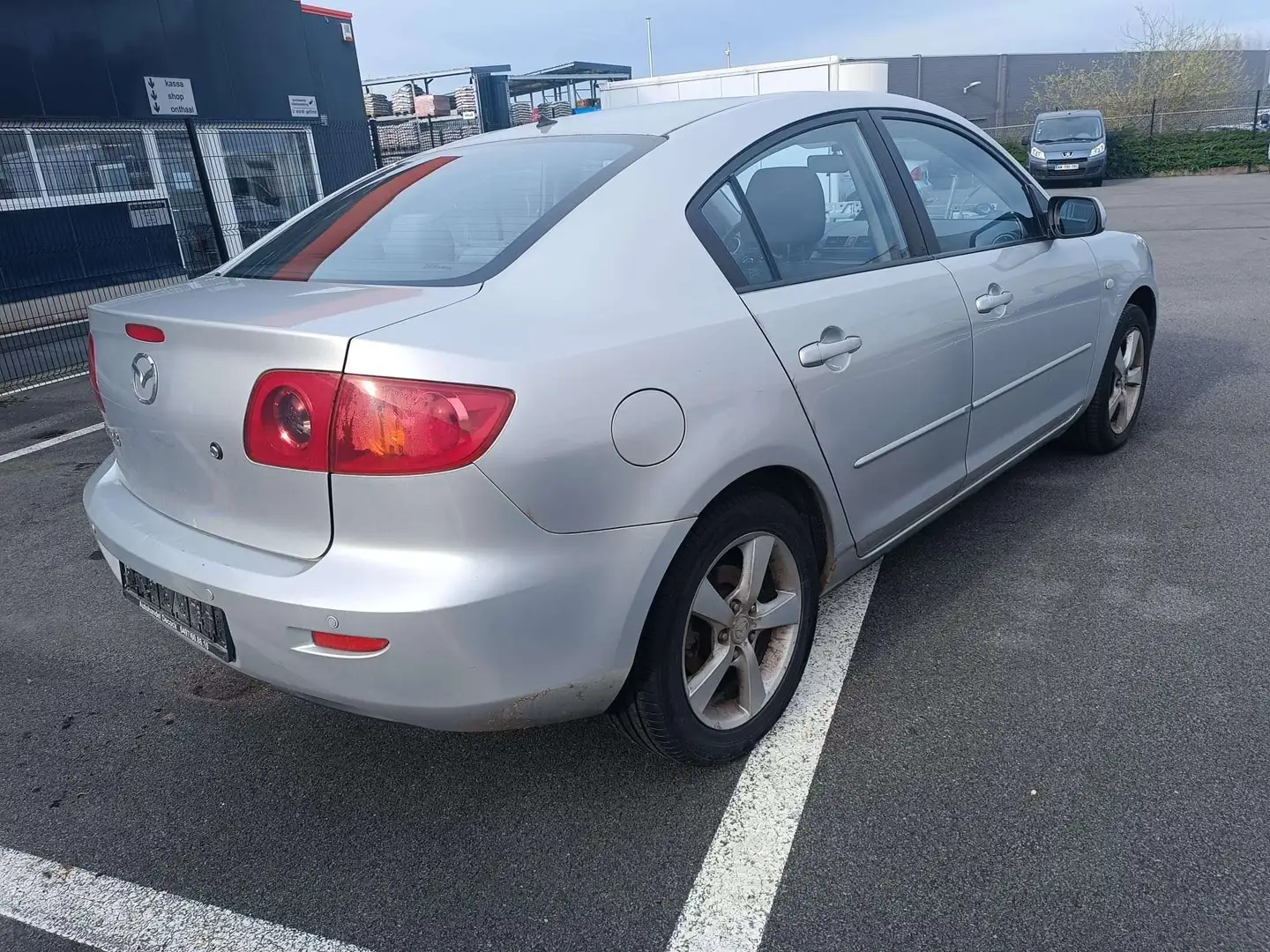 Mazda 3 1.6 Comfort - gekeurd met carpass Noir - 2