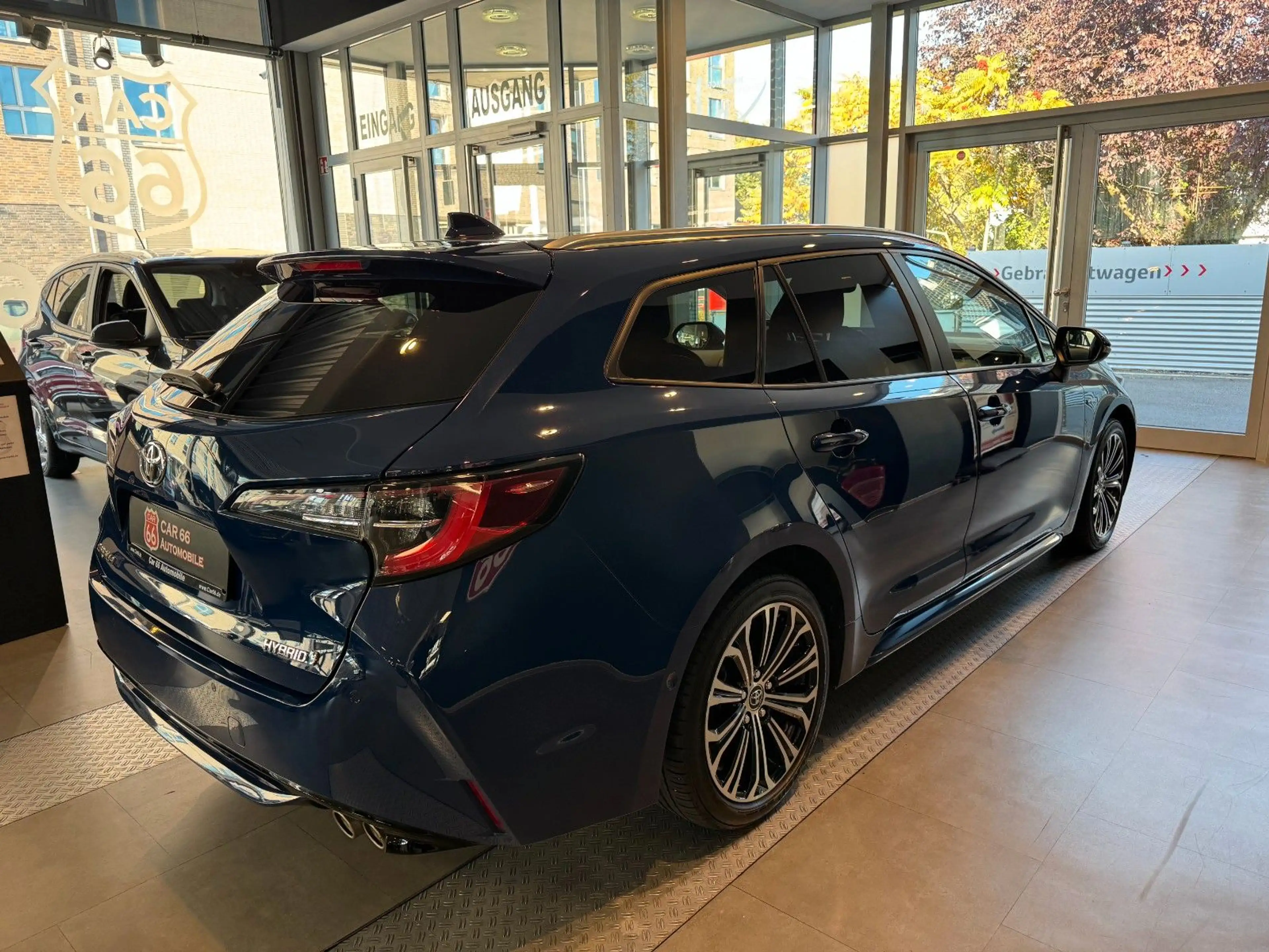 Toyota Corolla Touring Sports Hybrid Club — photo 6