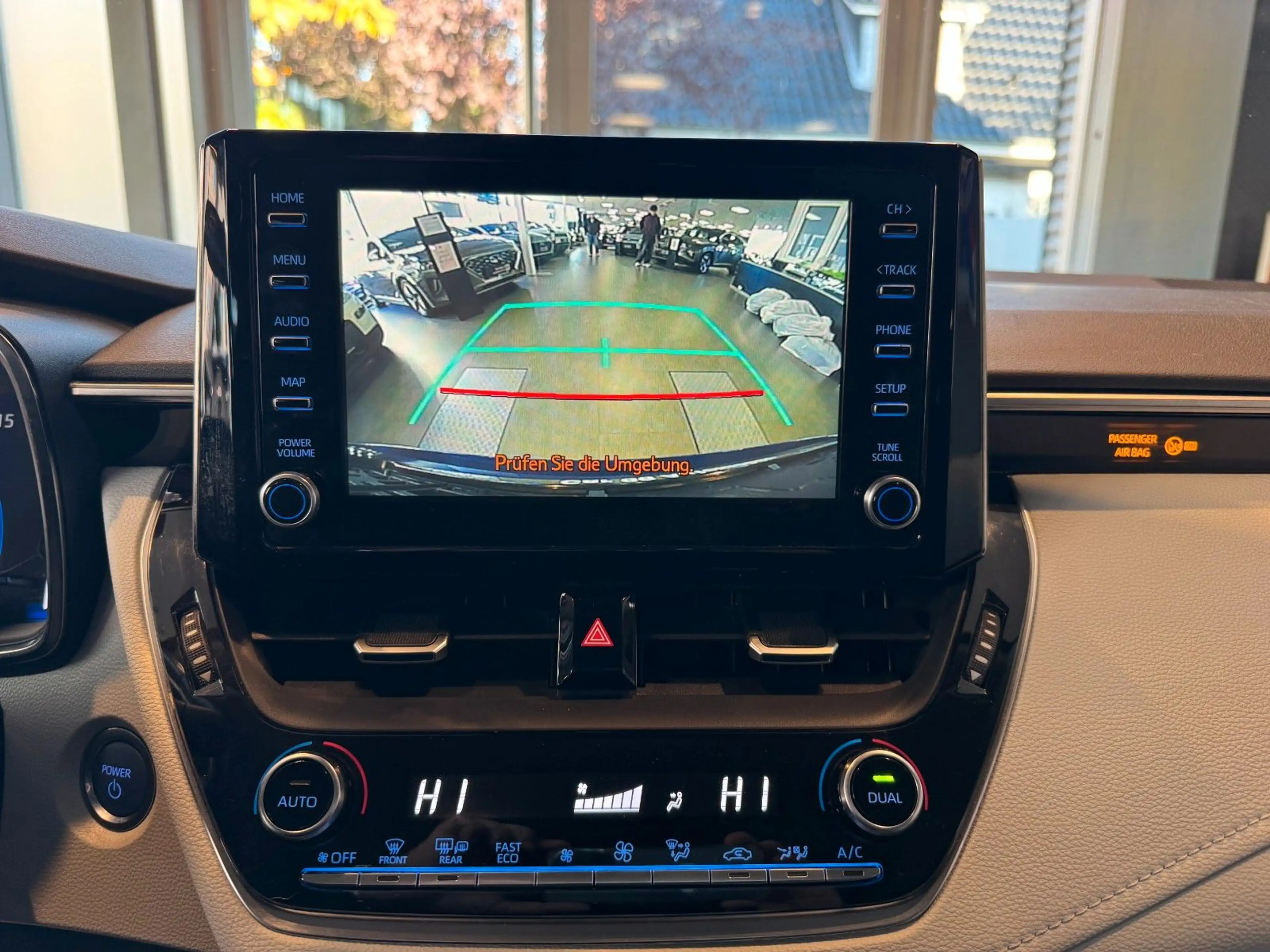 Toyota Corolla Touring Sports Hybrid Club — photo 13