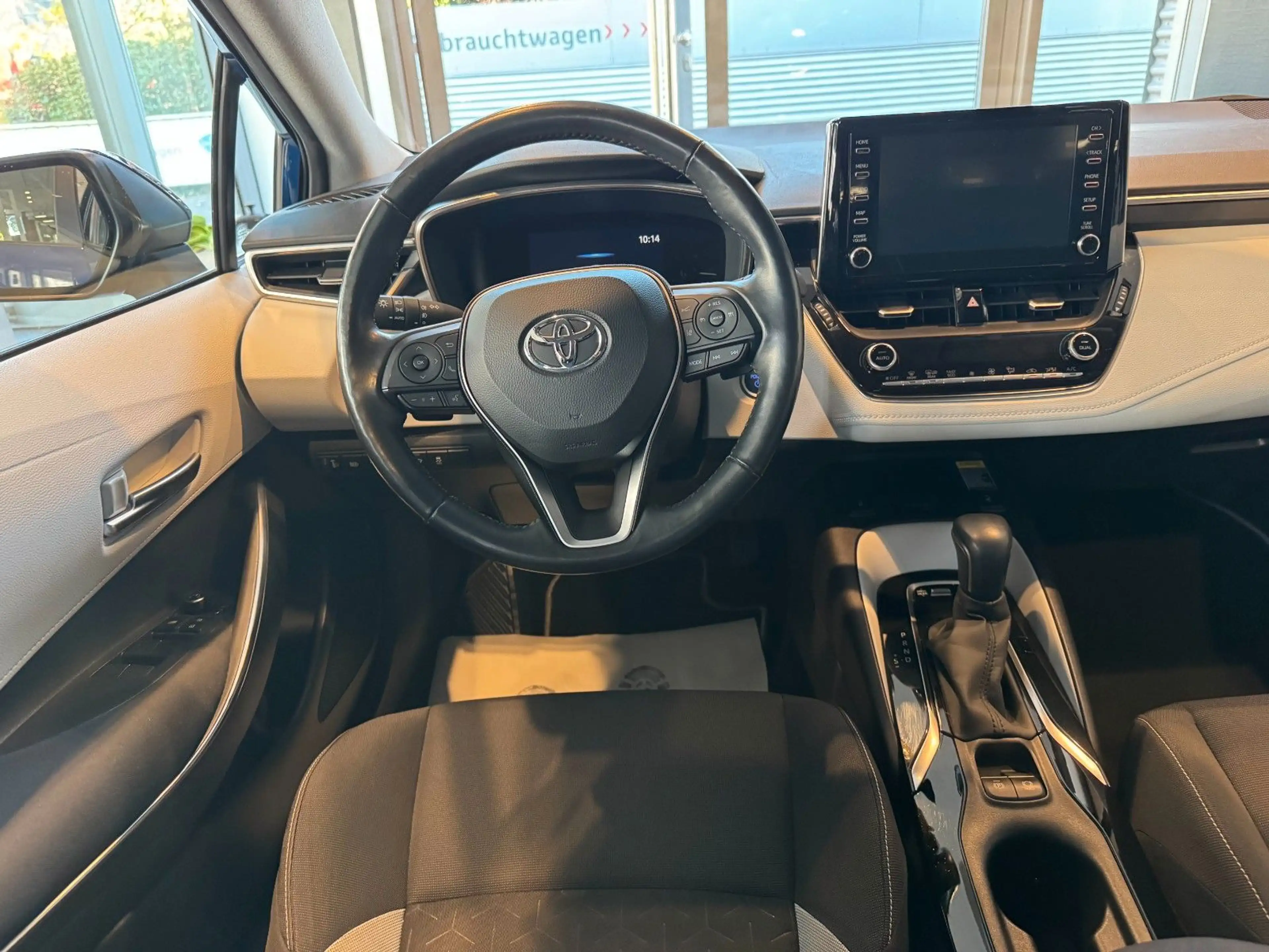 Toyota Corolla Touring Sports Hybrid Club — photo 9