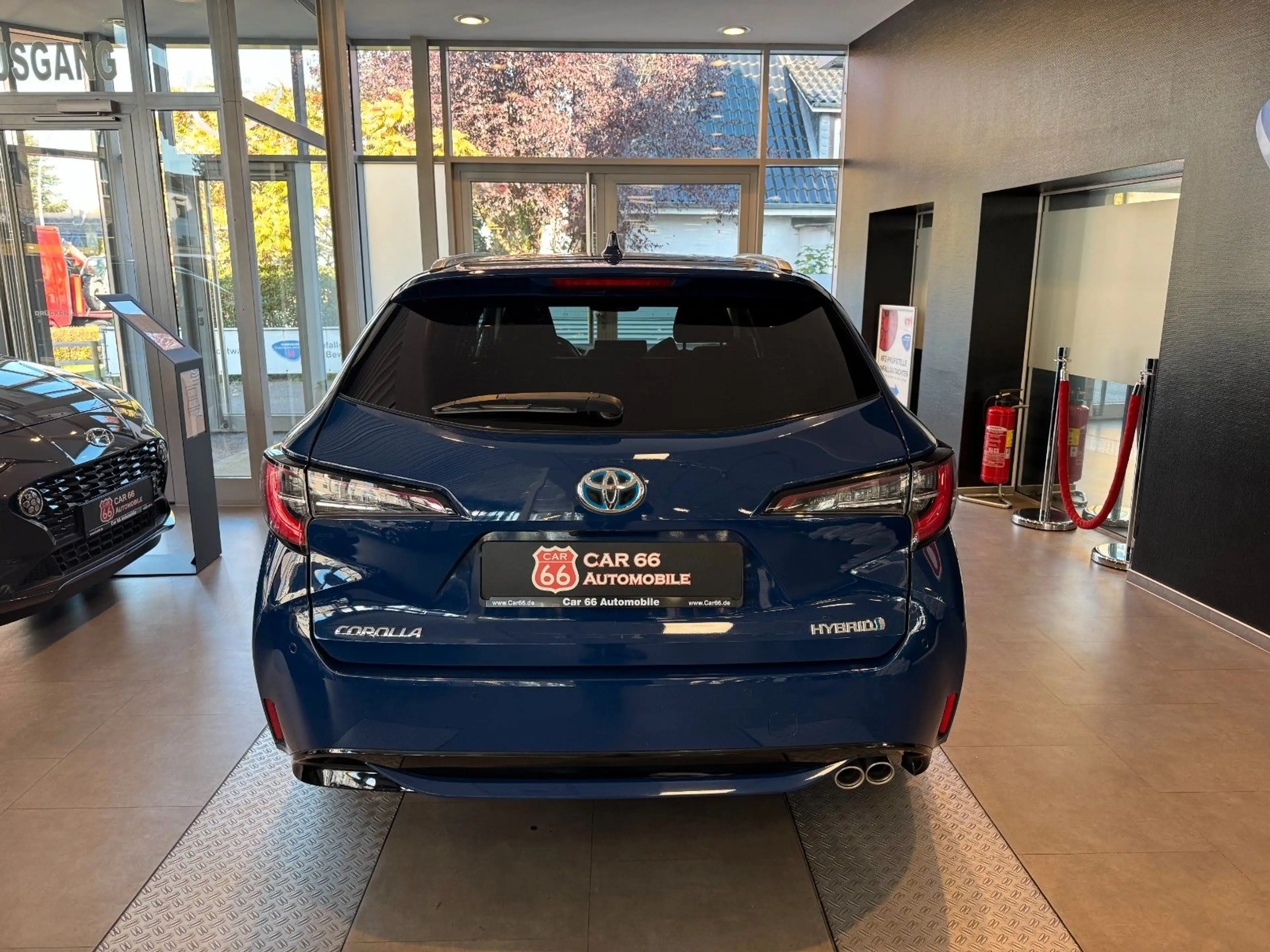Toyota Corolla Touring Sports Hybrid Club — photo 5