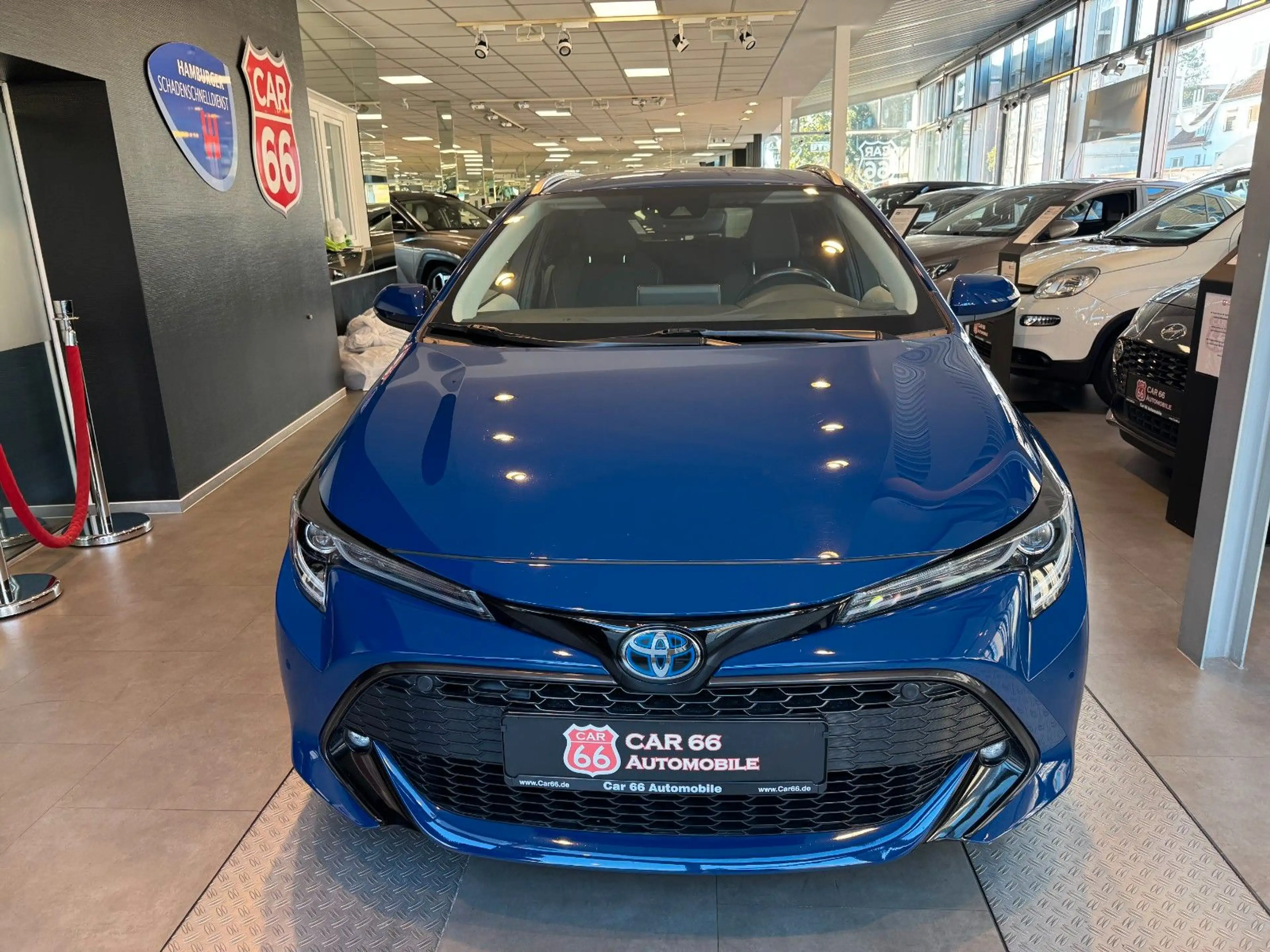 Toyota Corolla Touring Sports Hybrid Club — photo 2