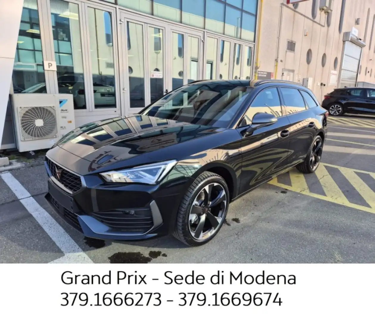 CUPRA Leon Sportstourer 1.5 Hybrid 150 CV DSG Nero - 1
