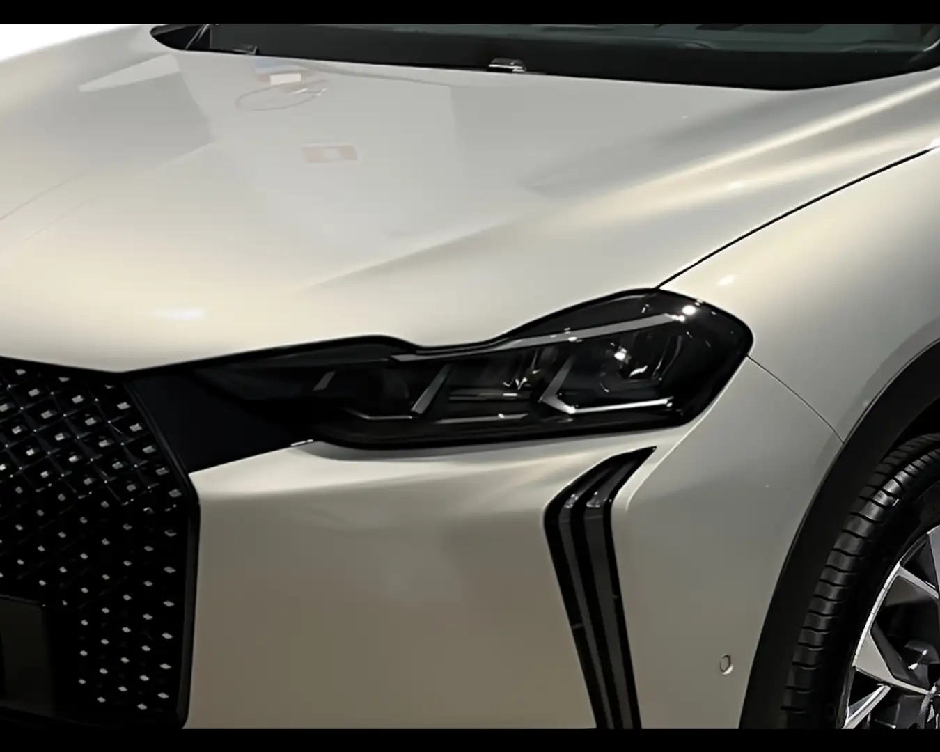 DS Automobiles DS 3 1.2 PureTech 130cv Esprit de Voyage auto Argintiu - 2
