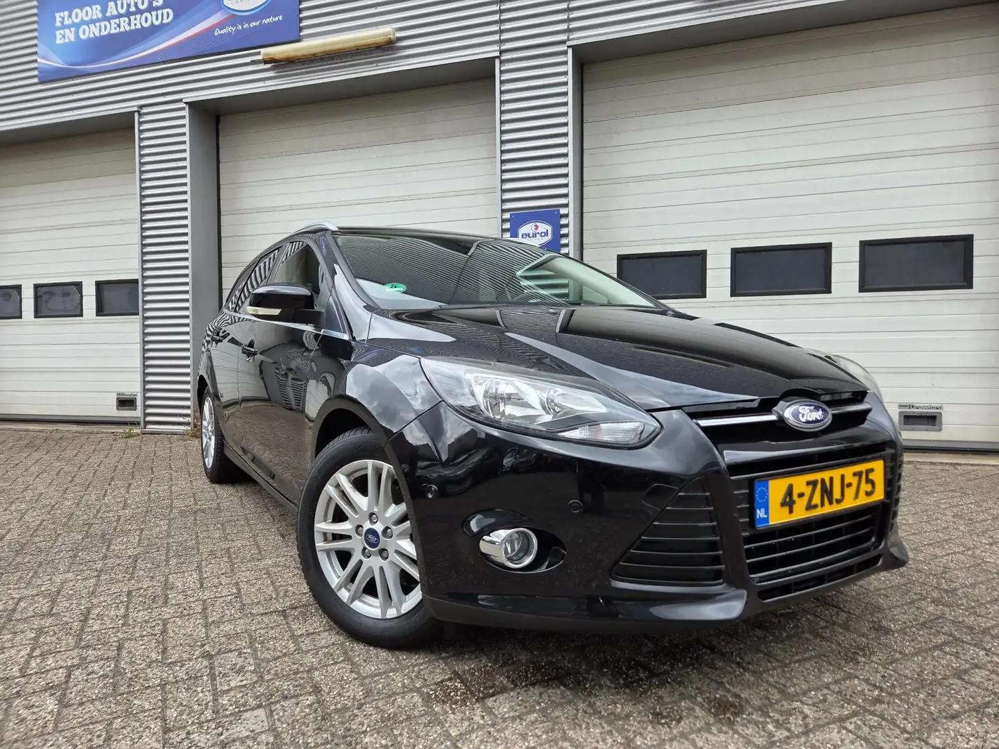 Ford Focus Wagon 1.0 EcoBoost Titanium Noir - 2