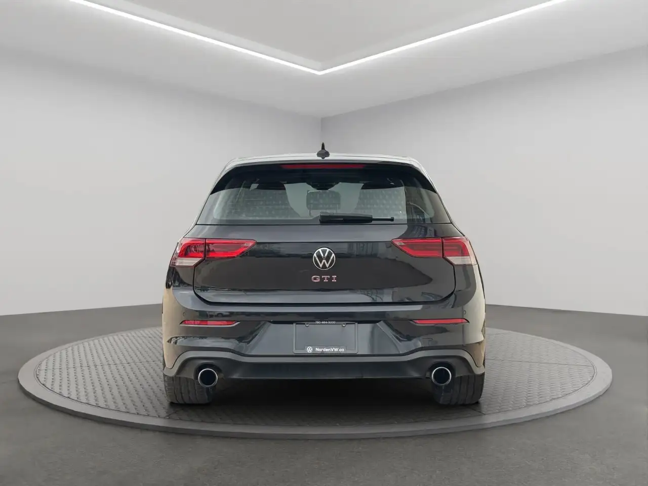 Volkswagen Golf GTI снимка Volkswagen Golf GTI