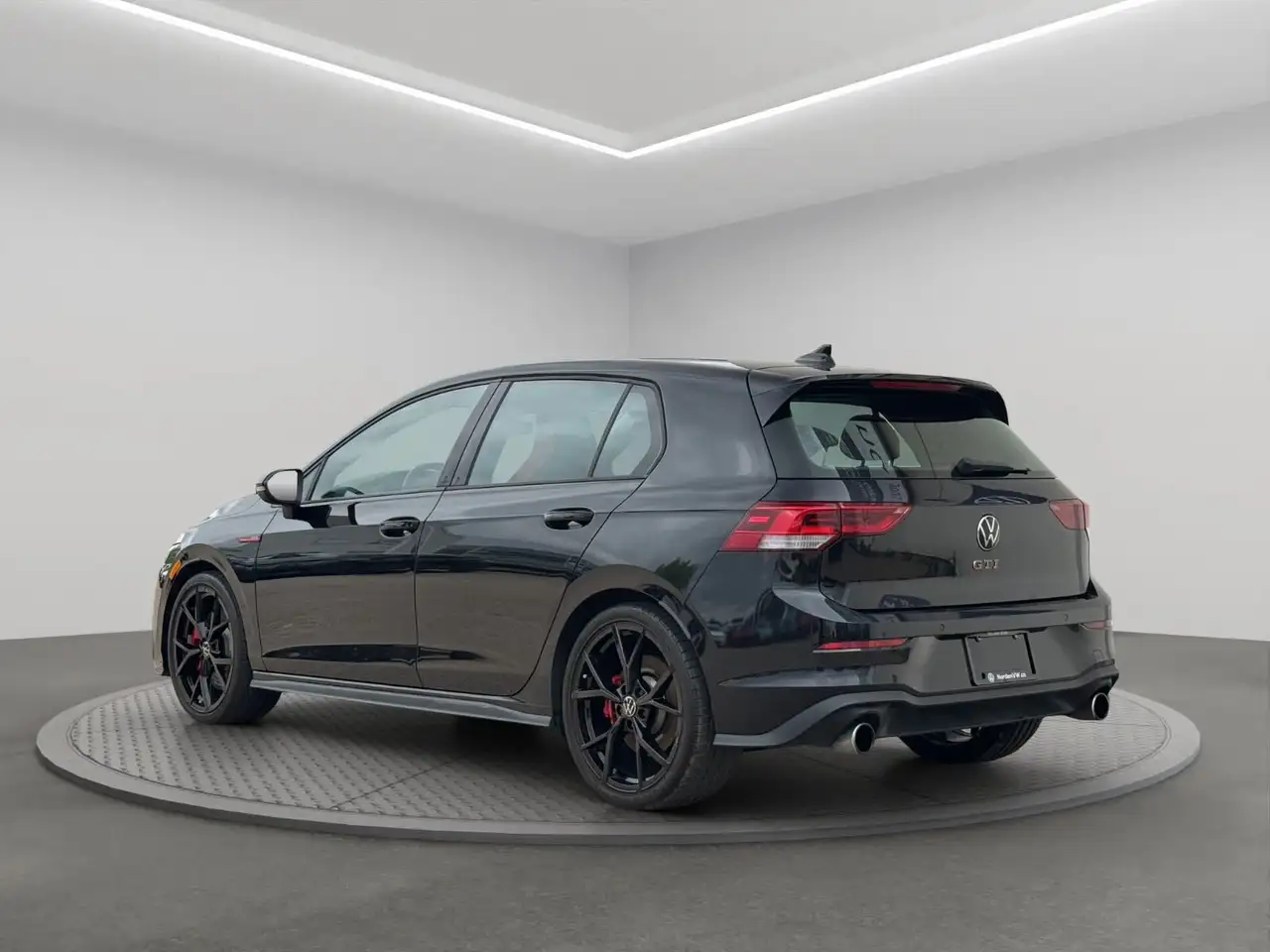 Volkswagen Golf GTI снимка Volkswagen Golf GTI