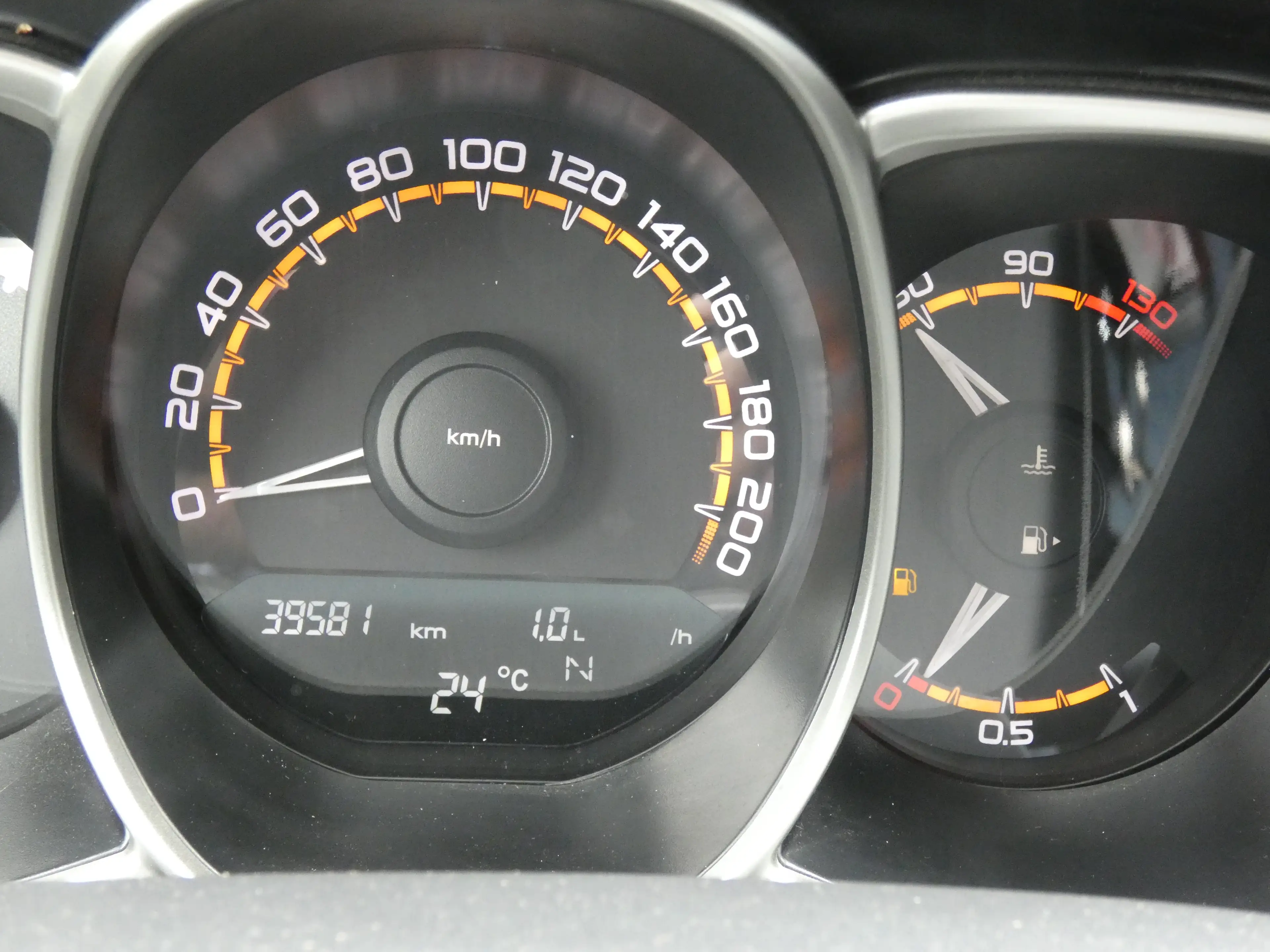 Lada Vesta SW 1,6 Luxus Automatik, Navi, PDC, Alu 16", TÜV — photo 10