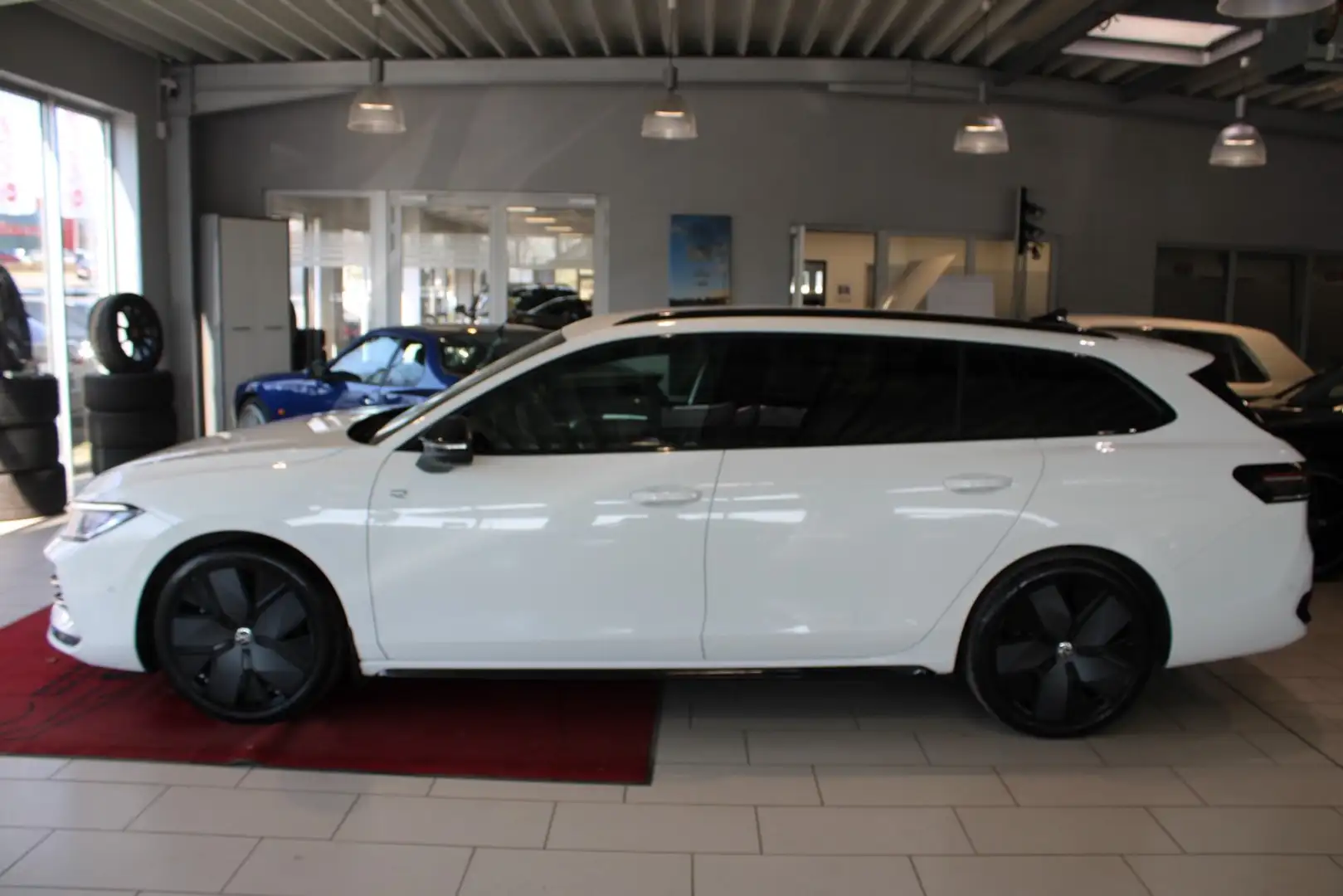 Volkswagen Passat Variant 2.0 TDI 4Motion R-Line Weiß - 2