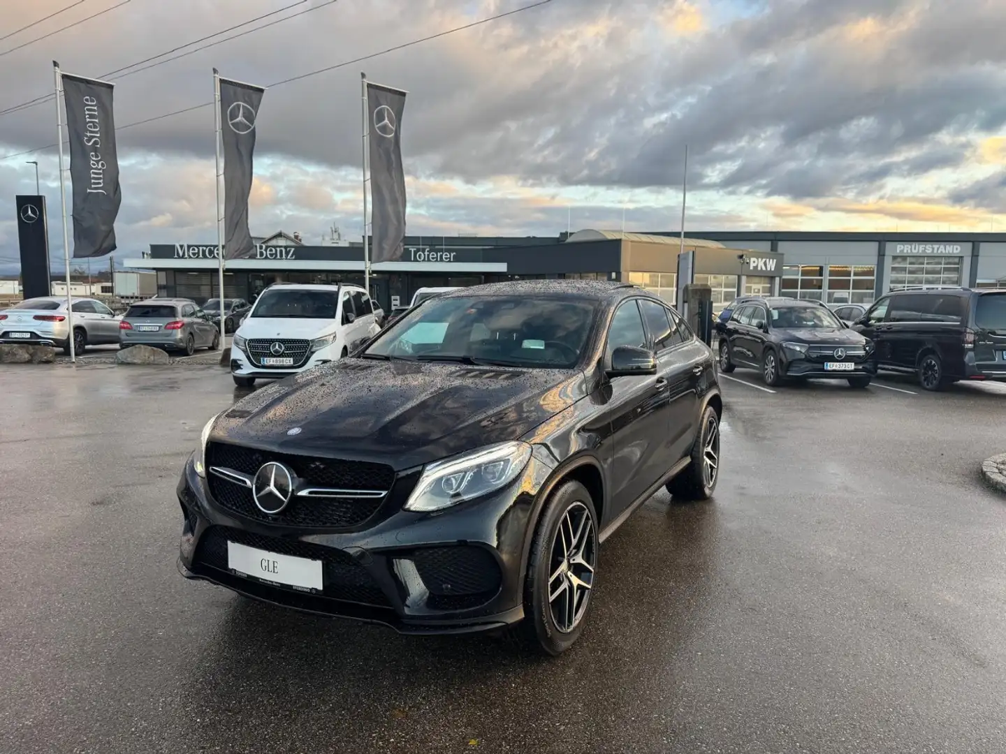 Mercedes-Benz GLE 350 d 4MATIC Coupé Stdhzg AMG Ambi HUD eHeck Schwarz - 2