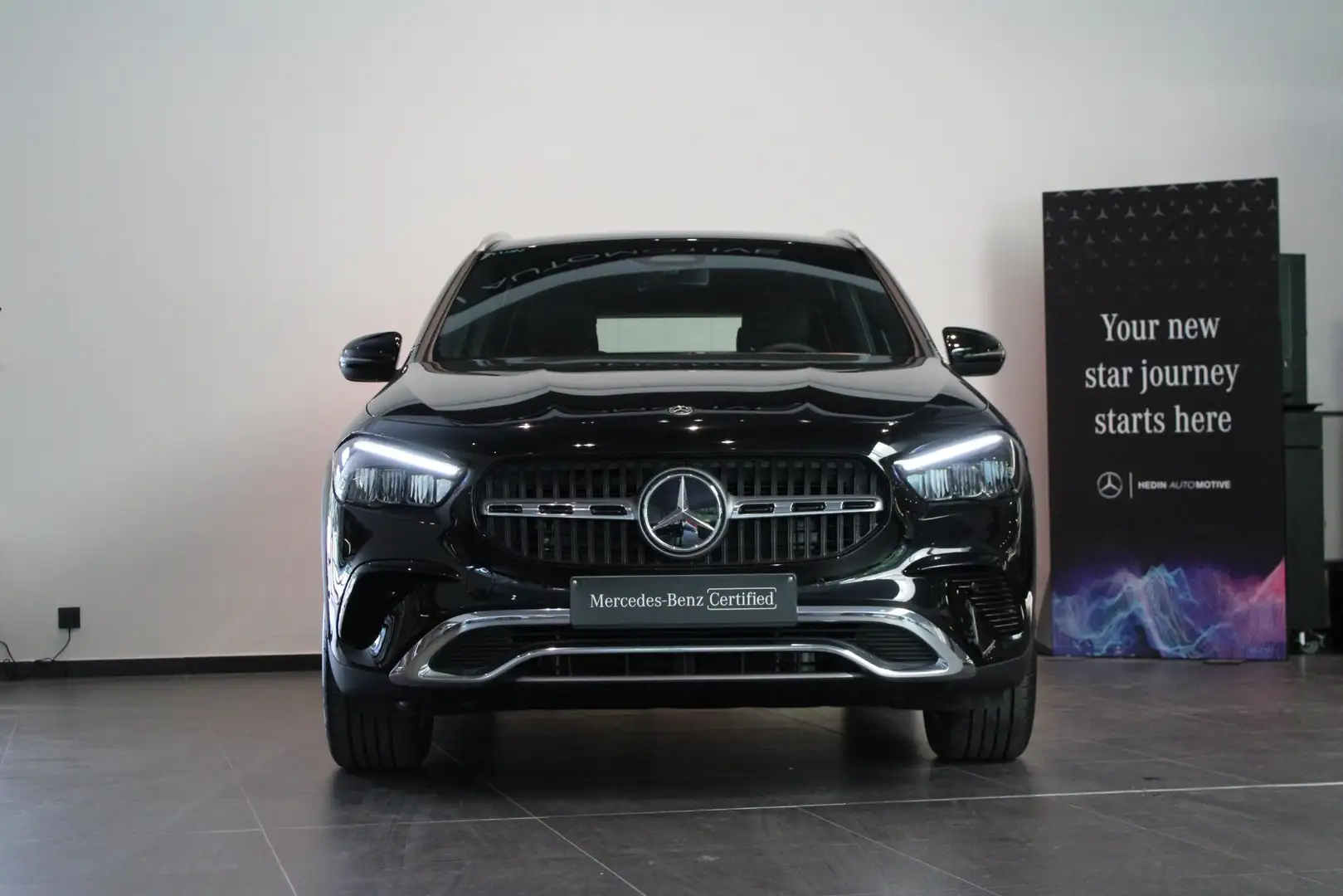 Mercedes-Benz GLA 200 Luxury Line | Verwarmde Zetels | Smartphone Integr Zwart - 2