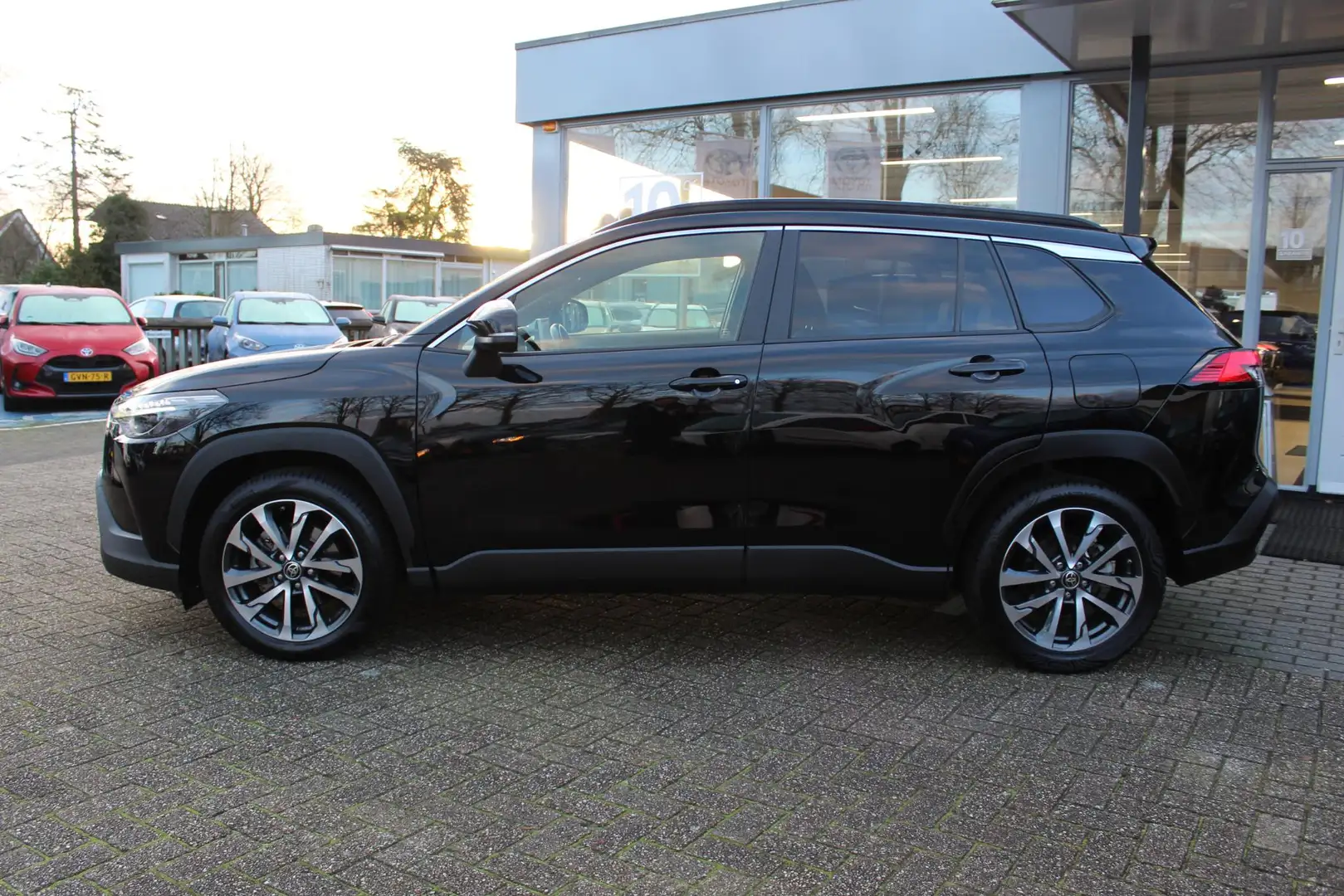 Toyota Corolla Cross 2.0 High Power Hybrid First Edition TREKHAAK KEYLE Noir - 2