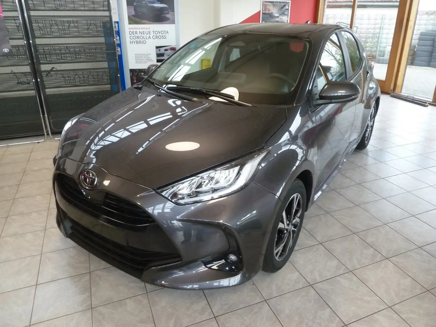 Toyota Yaris Hybrid Teamplayer *Comfort-Paket* Gris - 2