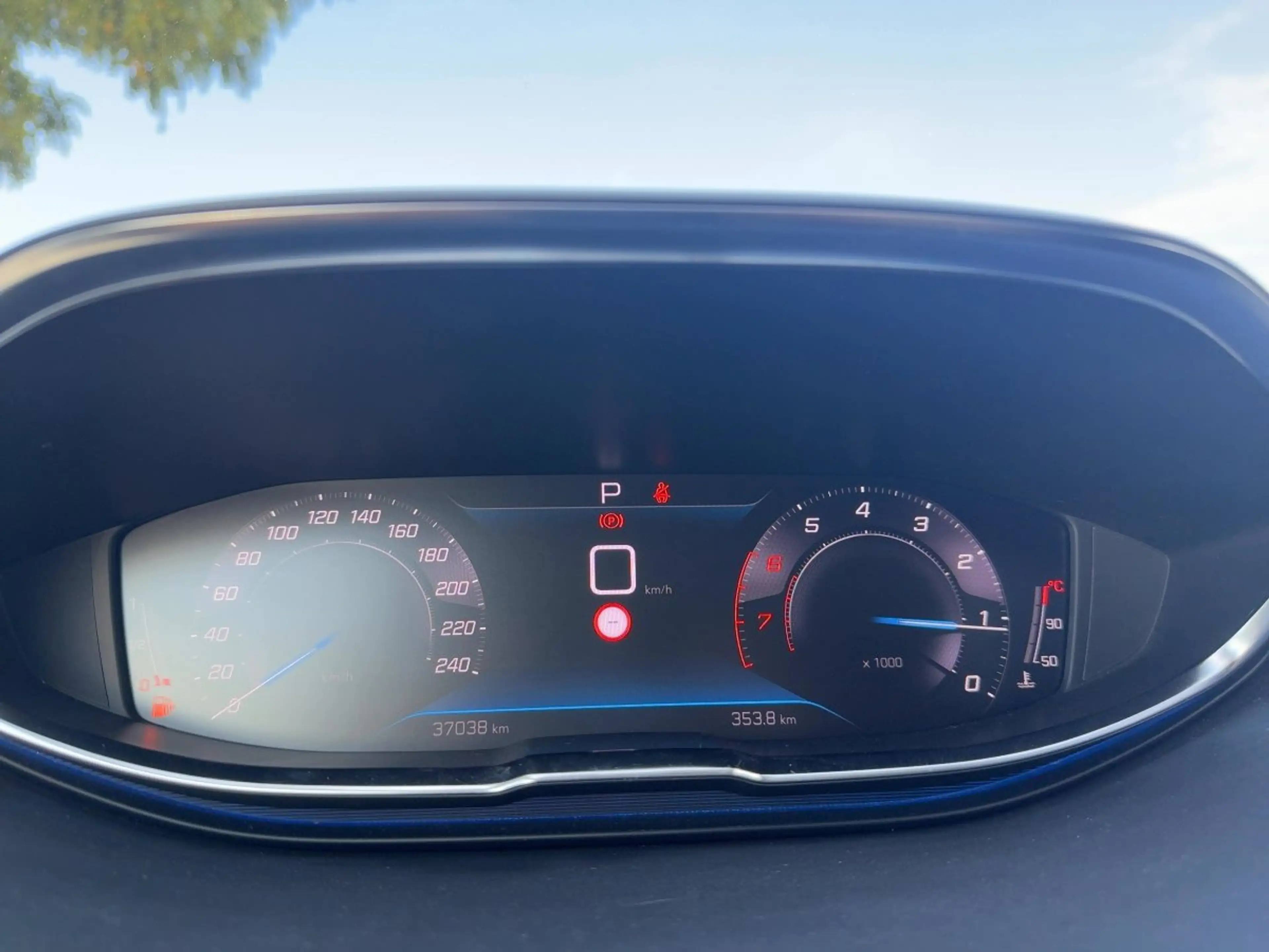 Peugeot 3008 1.2 PureTech 130 Allure Pack Kamera Navi — photo 15