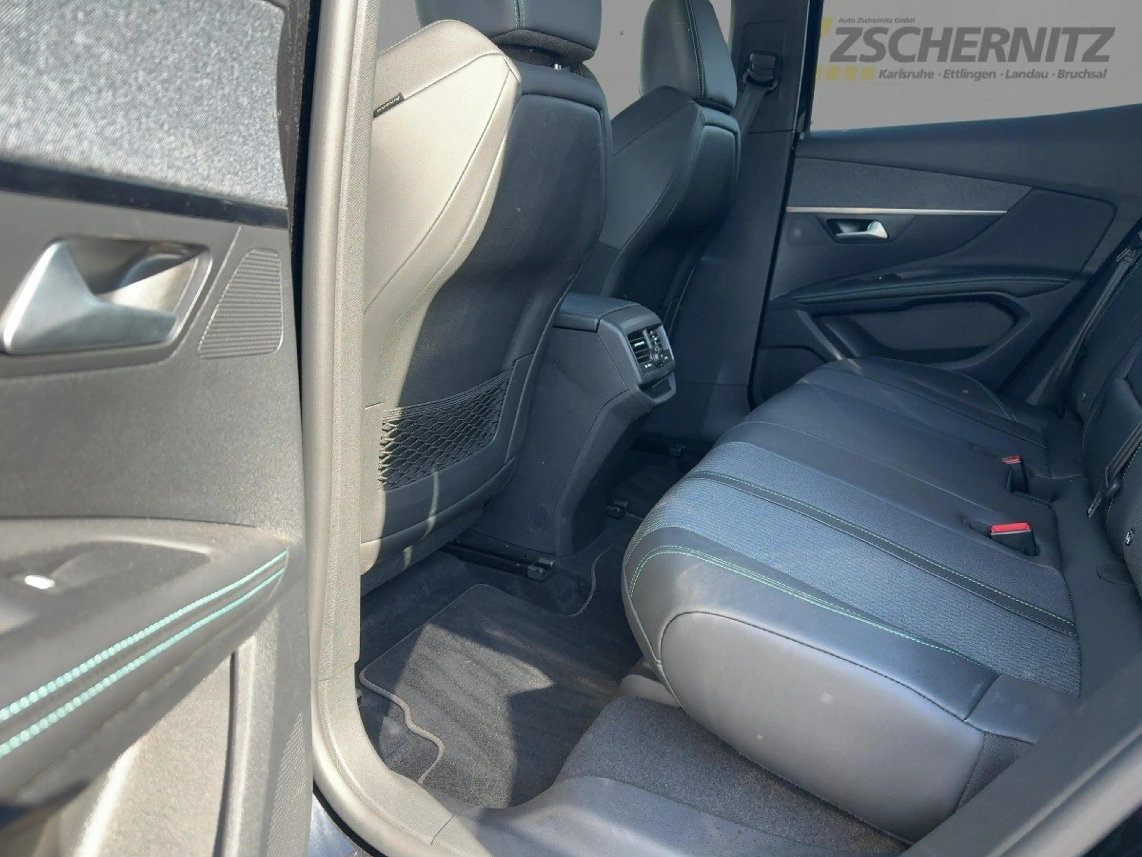 Peugeot 3008 1.2 PureTech 130 Allure Pack Kamera Navi — photo 8