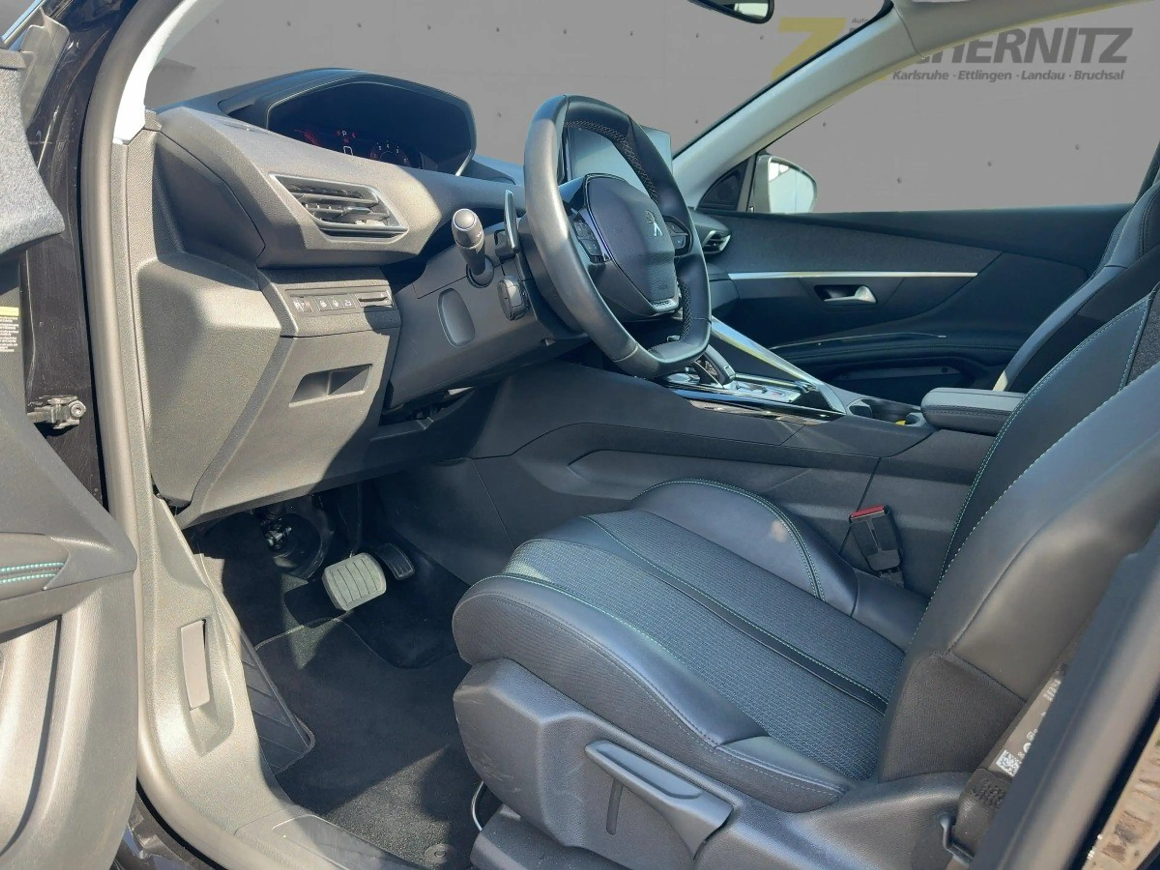 Peugeot 3008 1.2 PureTech 130 Allure Pack Kamera Navi — photo 7