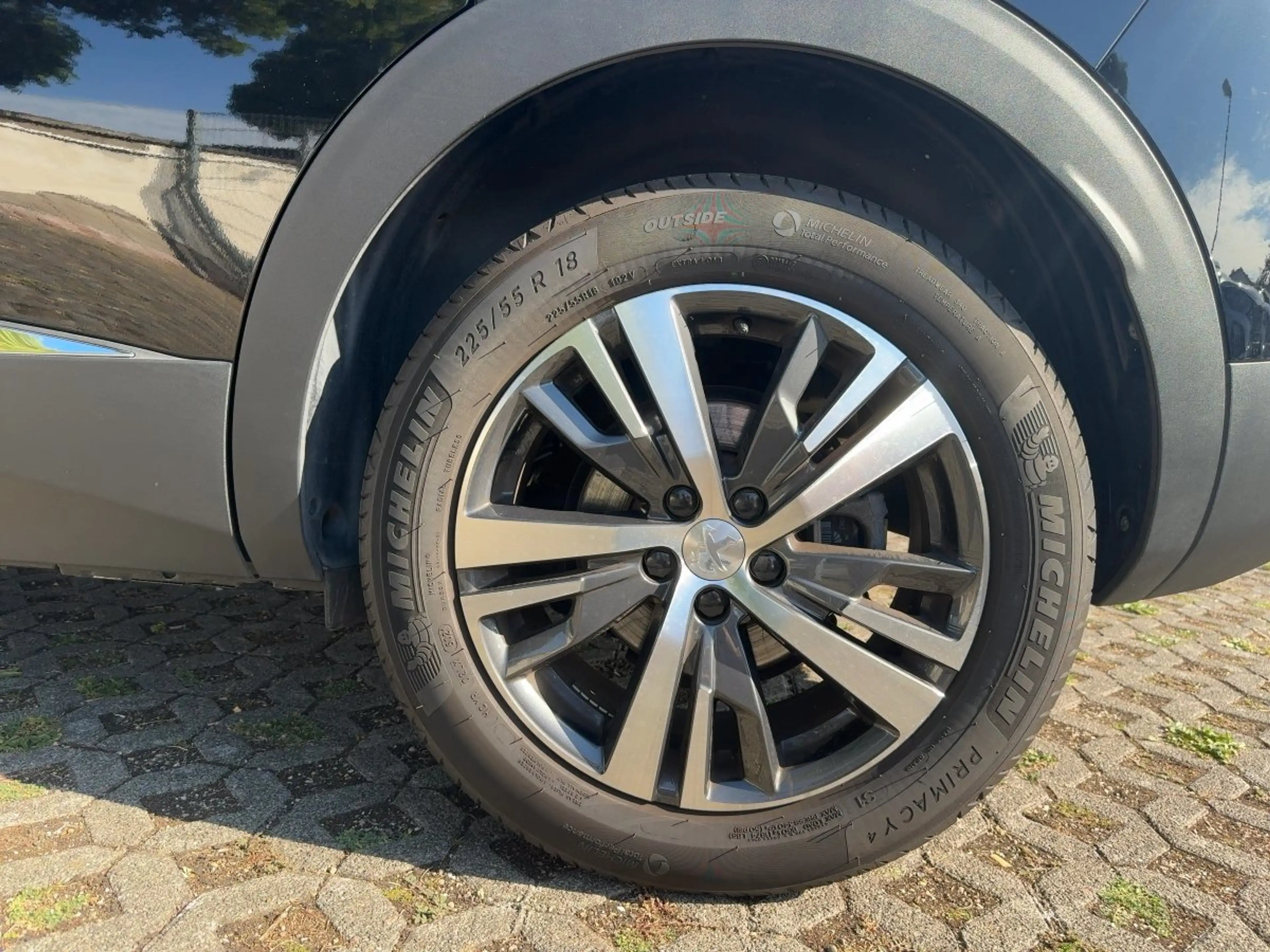 Peugeot 3008 1.2 PureTech 130 Allure Pack Kamera Navi — photo 12