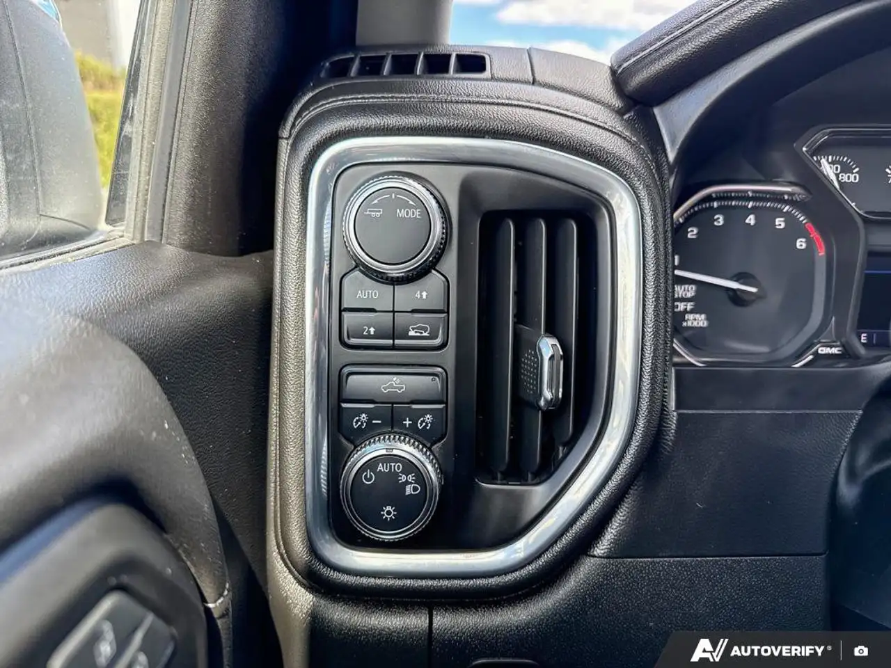 GMC Sierra 1500 fotografie GMC Sierra 1500