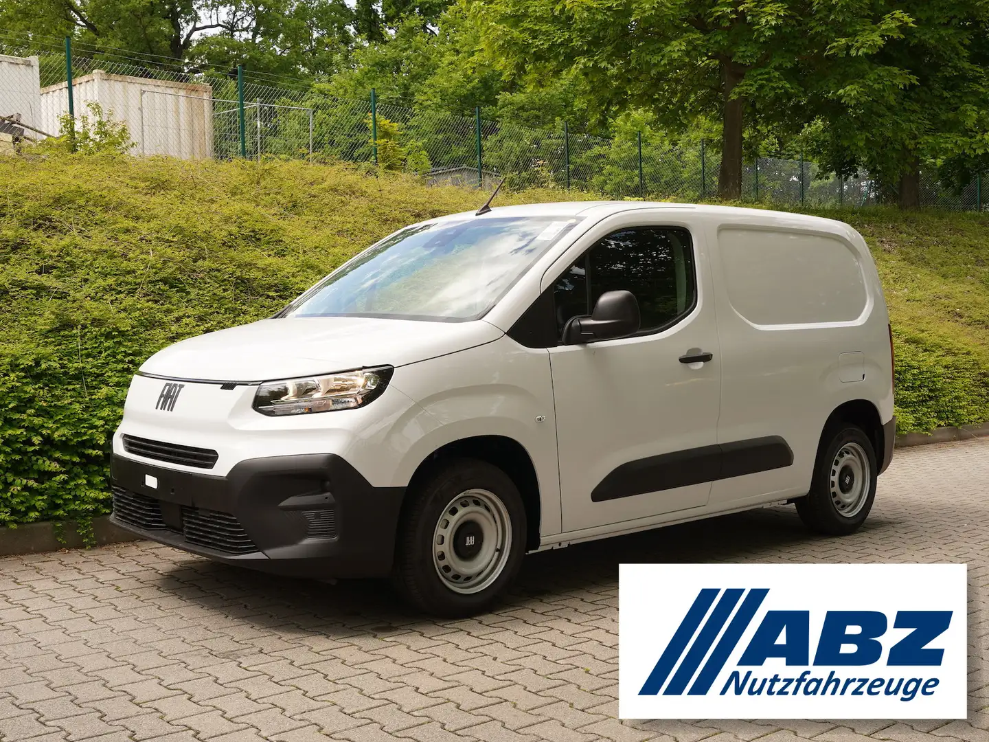 Fiat Doblo Easy Pro 1.5 / Tempomat + Parksensoren Weiß - 1