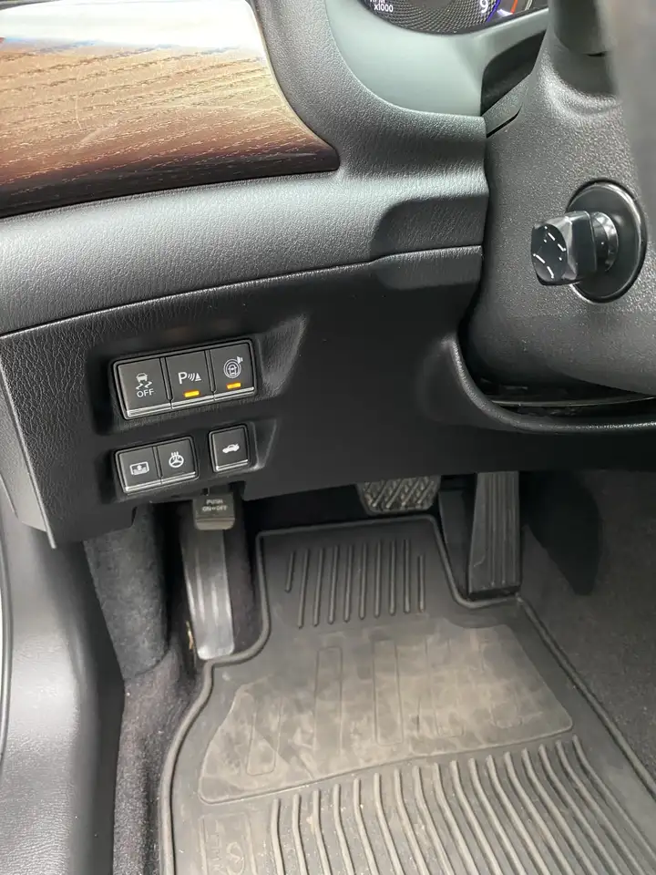 Infiniti M снимка Infiniti M