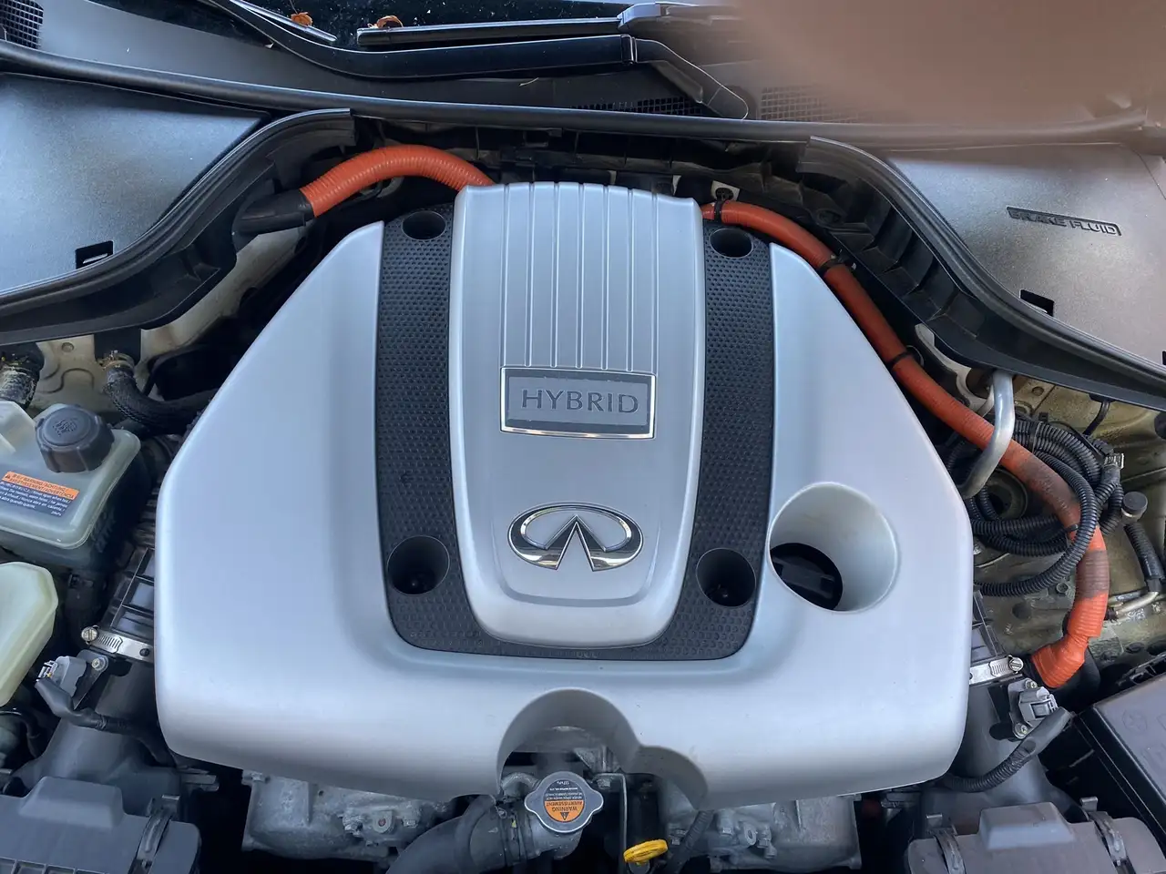Infiniti M снимка Infiniti M