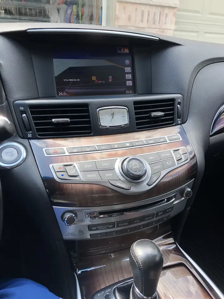 Infiniti M снимка Infiniti M