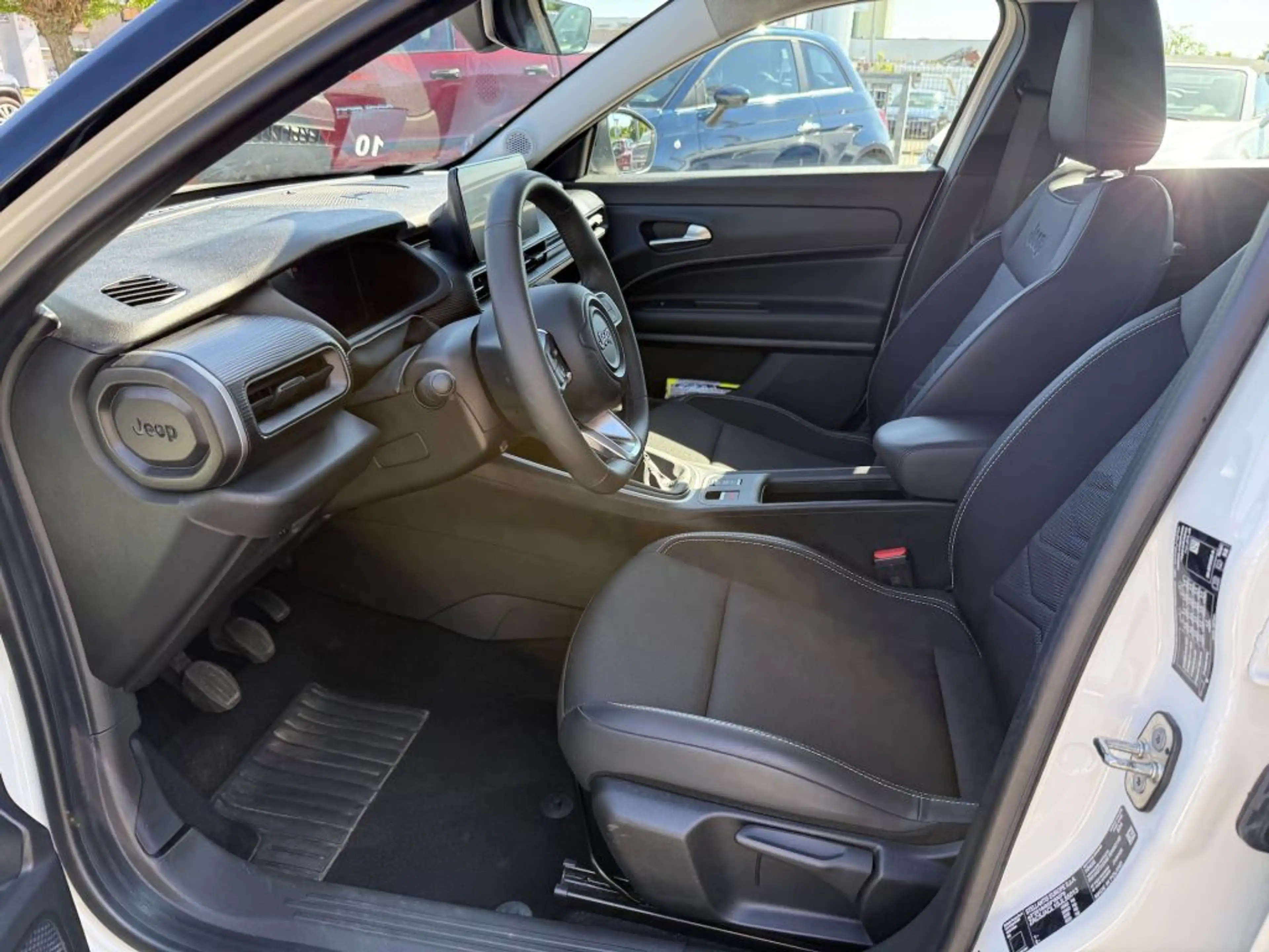 Jeep Avenger 1.2 GSE T3 Turbo-Benzin GDI Altitude — photo 10