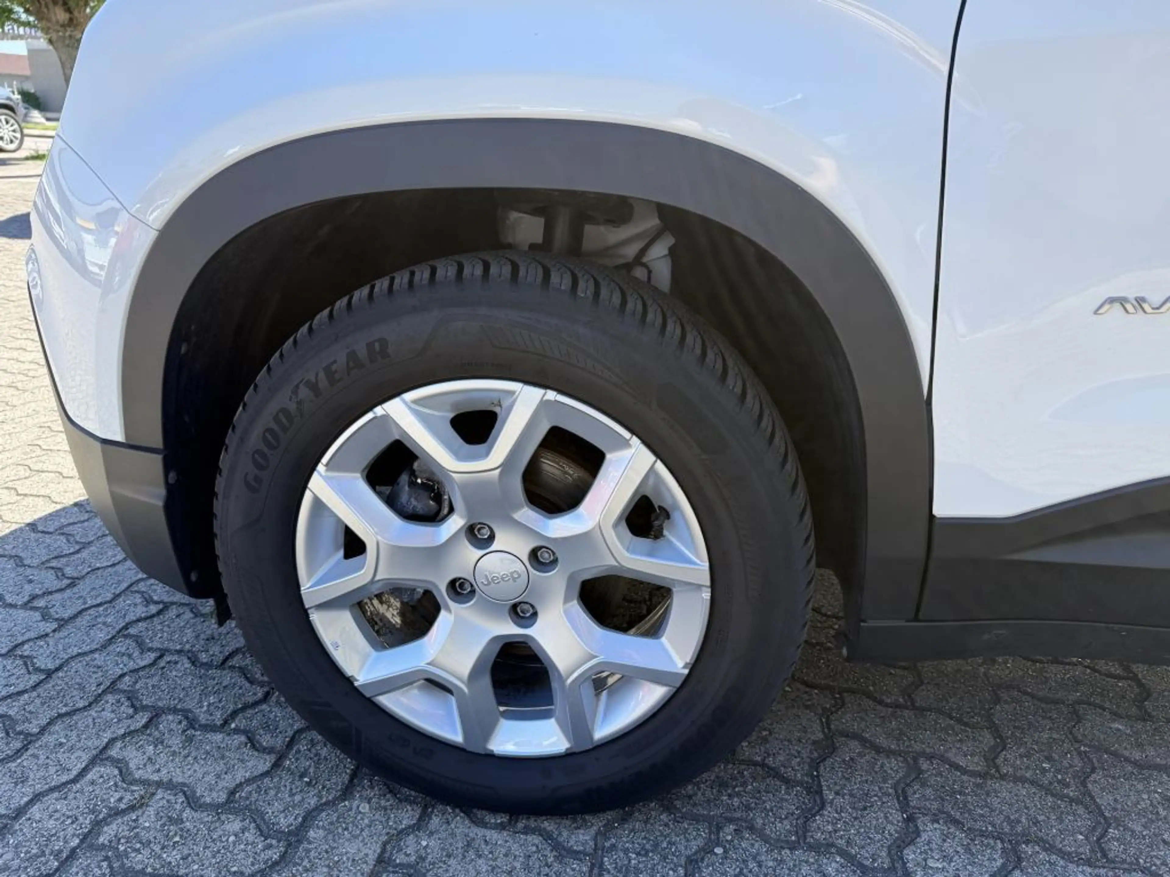 Jeep Avenger 1.2 GSE T3 Turbo-Benzin GDI Altitude — photo 9