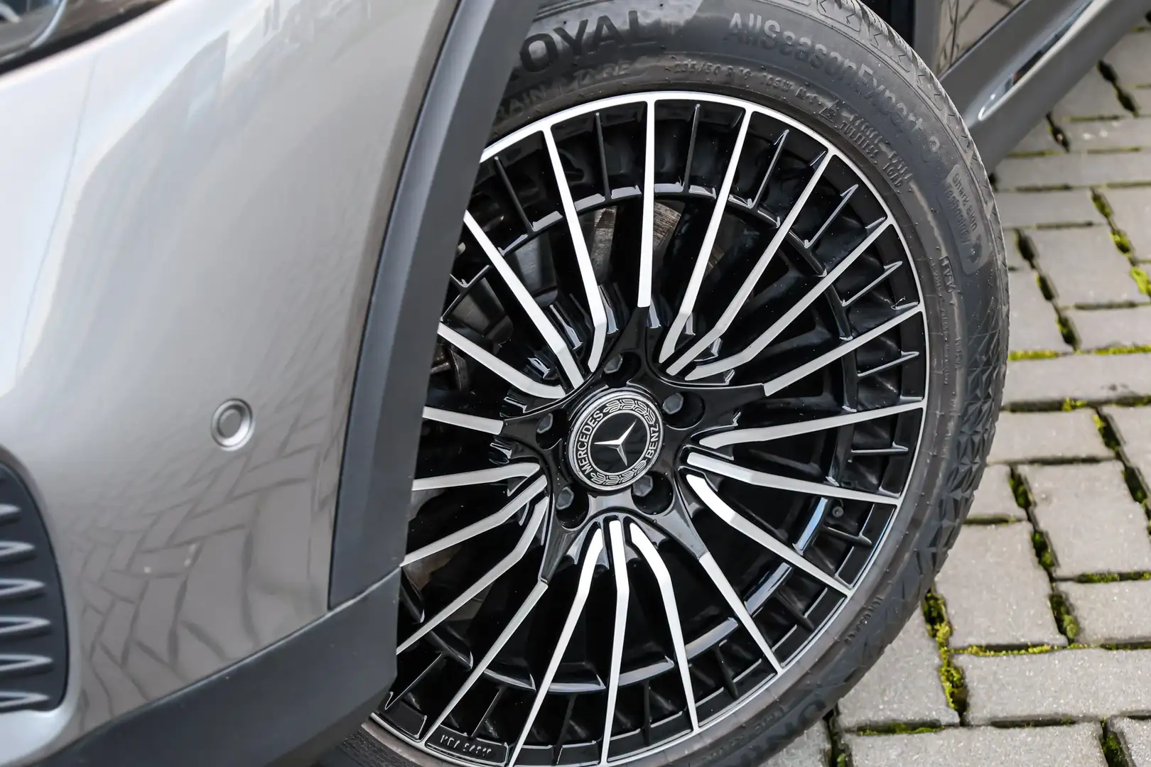 Mercedes-Benz EQB 250 EQB 250 Electric Art  7-seats Gris - 2