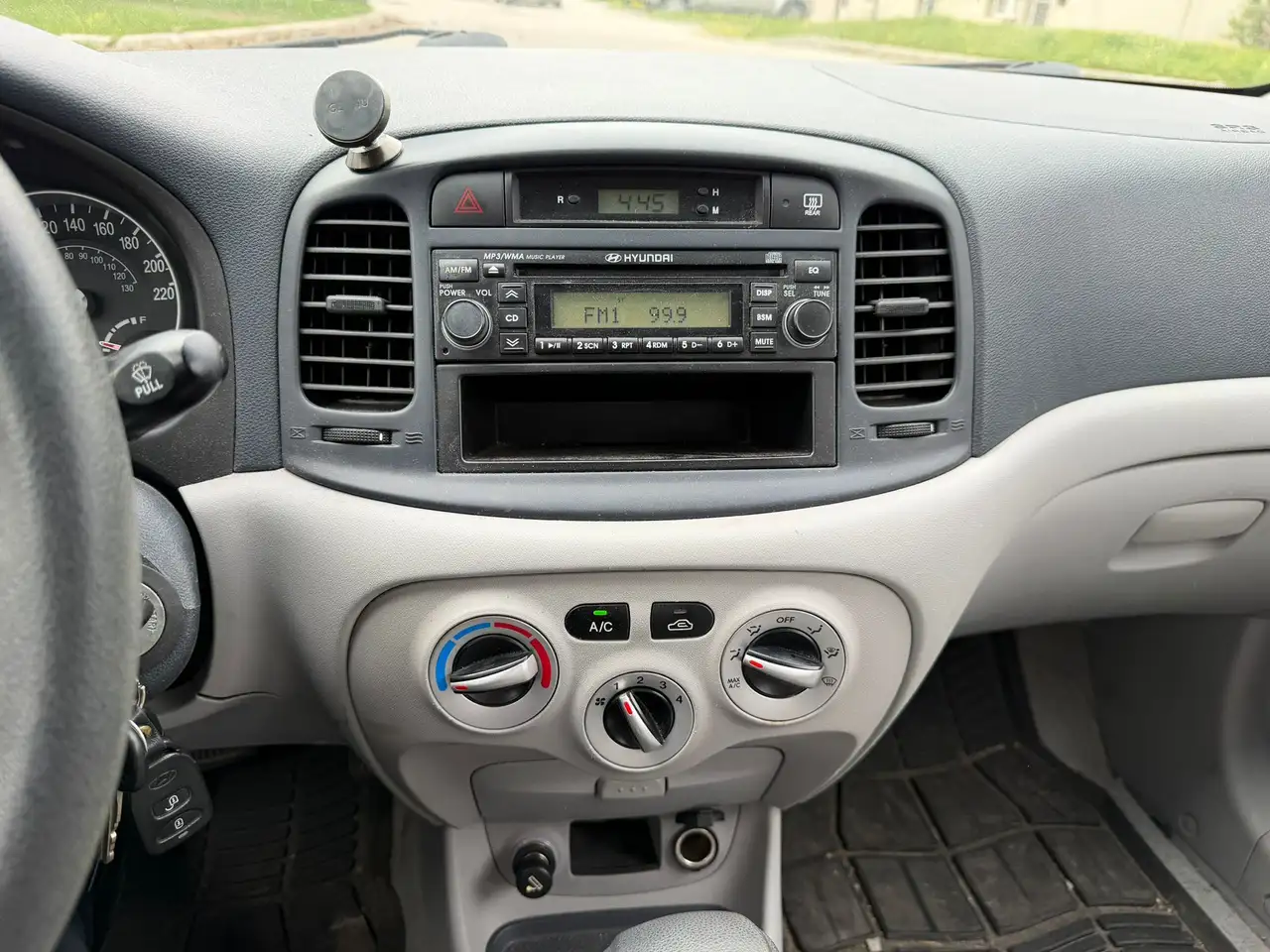 Hyundai ACCENT снимка Hyundai ACCENT