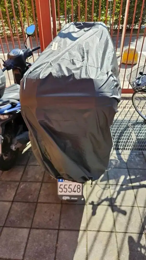 Honda ADV 350 Gri - 1