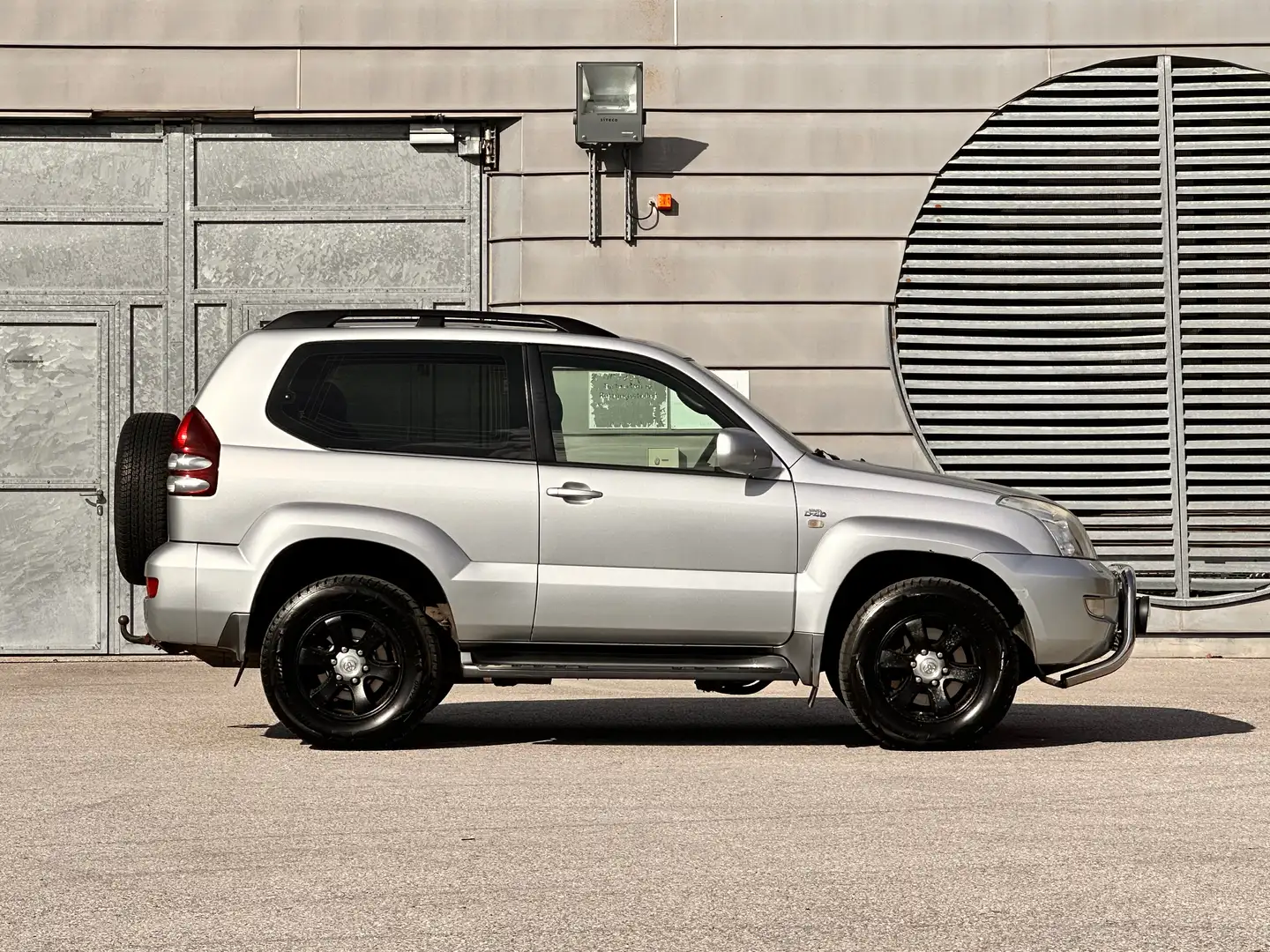 Toyota Land Cruiser 3.0 D-4D 300 / Diesel / Klima / kurz / 4x4 Grau - 1