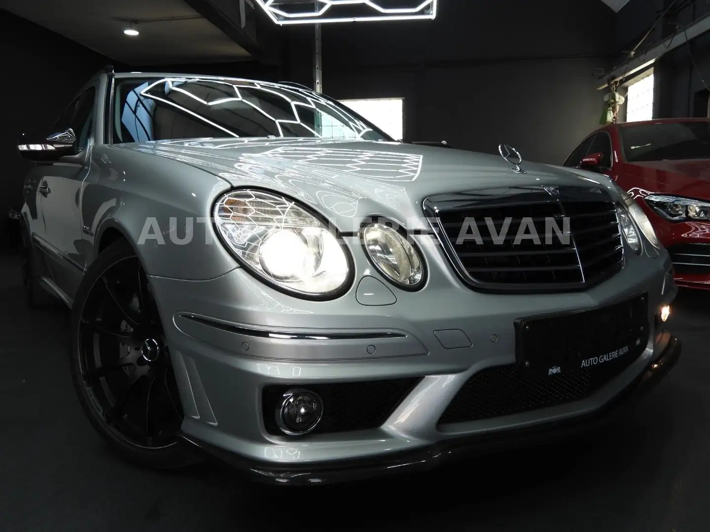Mercedes-Benz E 63 AMG E 63 T AMG DEUTSCHES FAHRZEUG 2.HAND Stříbrná - 1
