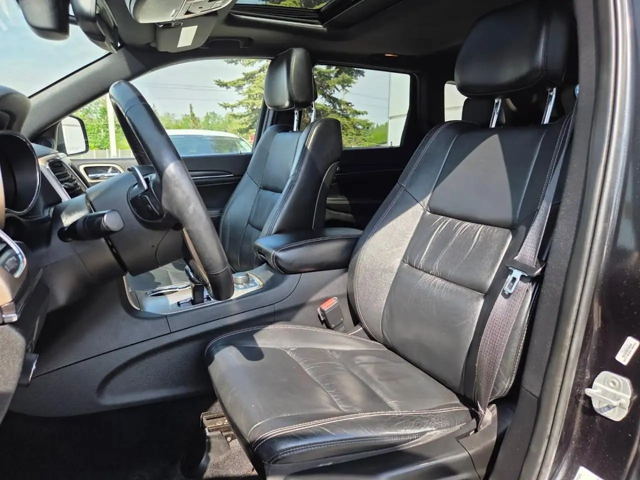 Jeep Grand Cherokee снимка Jeep Grand Cherokee