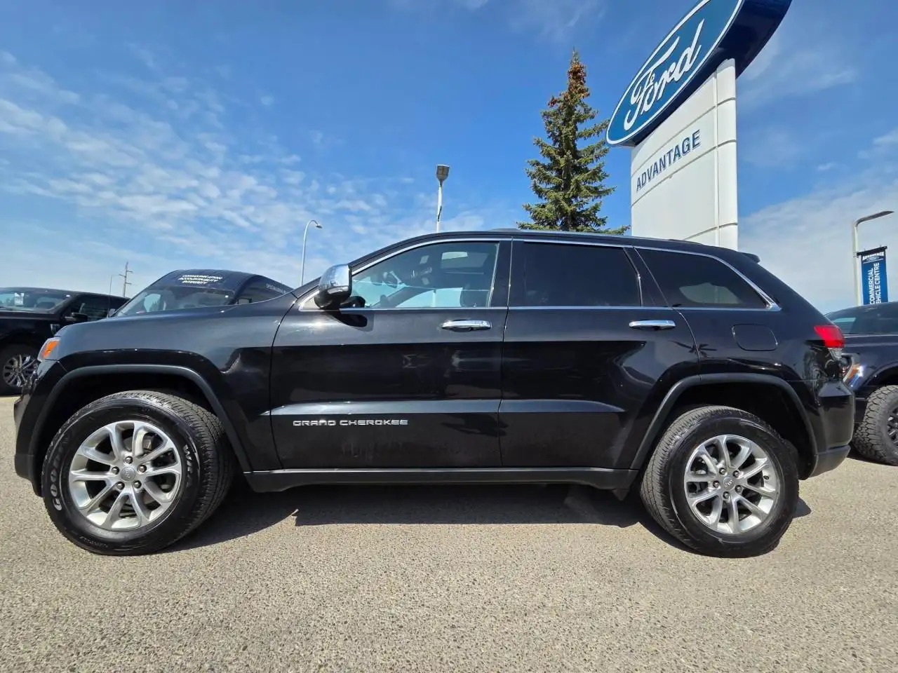 Jeep Grand Cherokee снимка Jeep Grand Cherokee