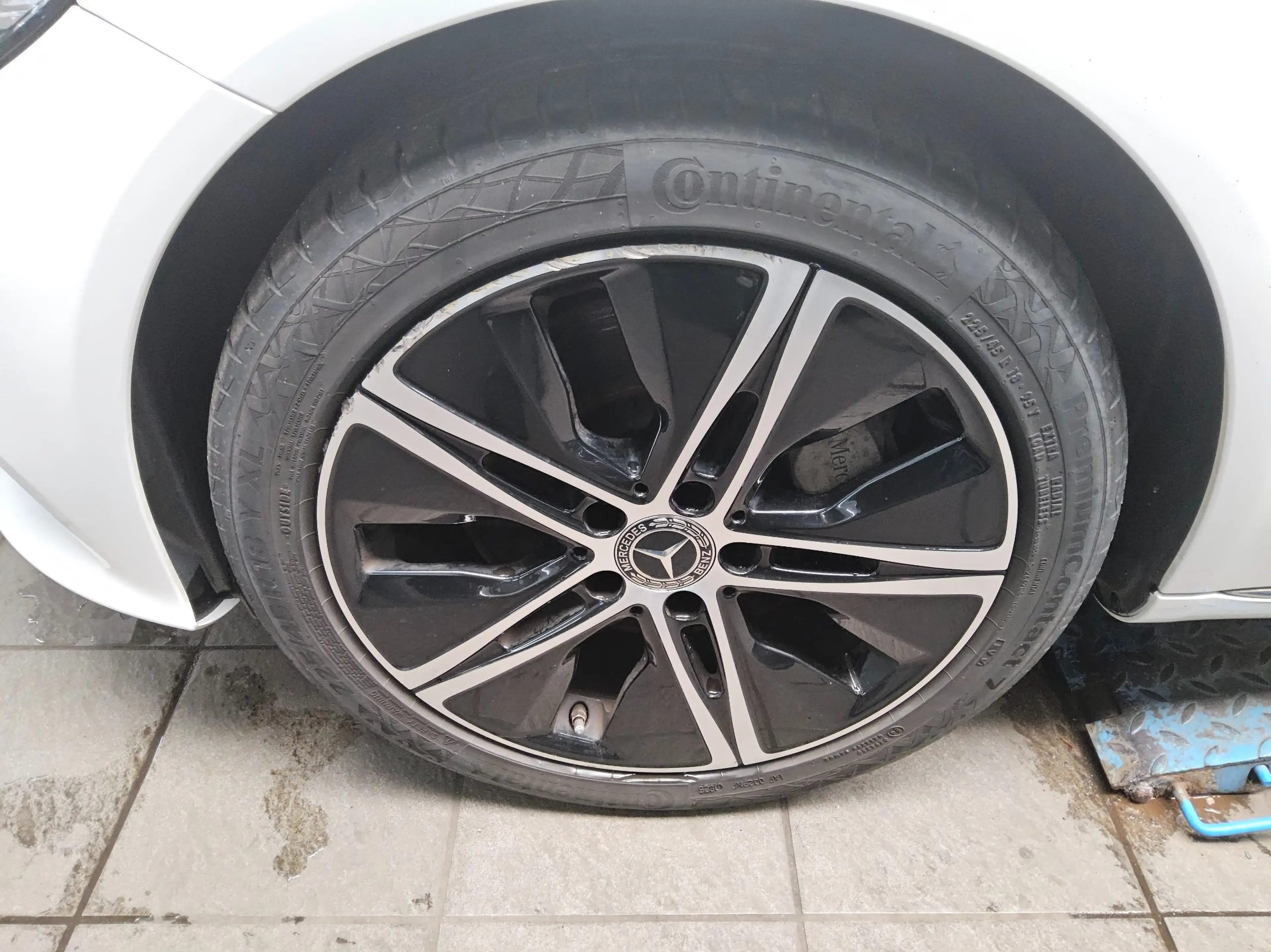 Mercedes-Benz C 300 T de Avantgarde Navi LED AHK RFK Distr. — photo 10