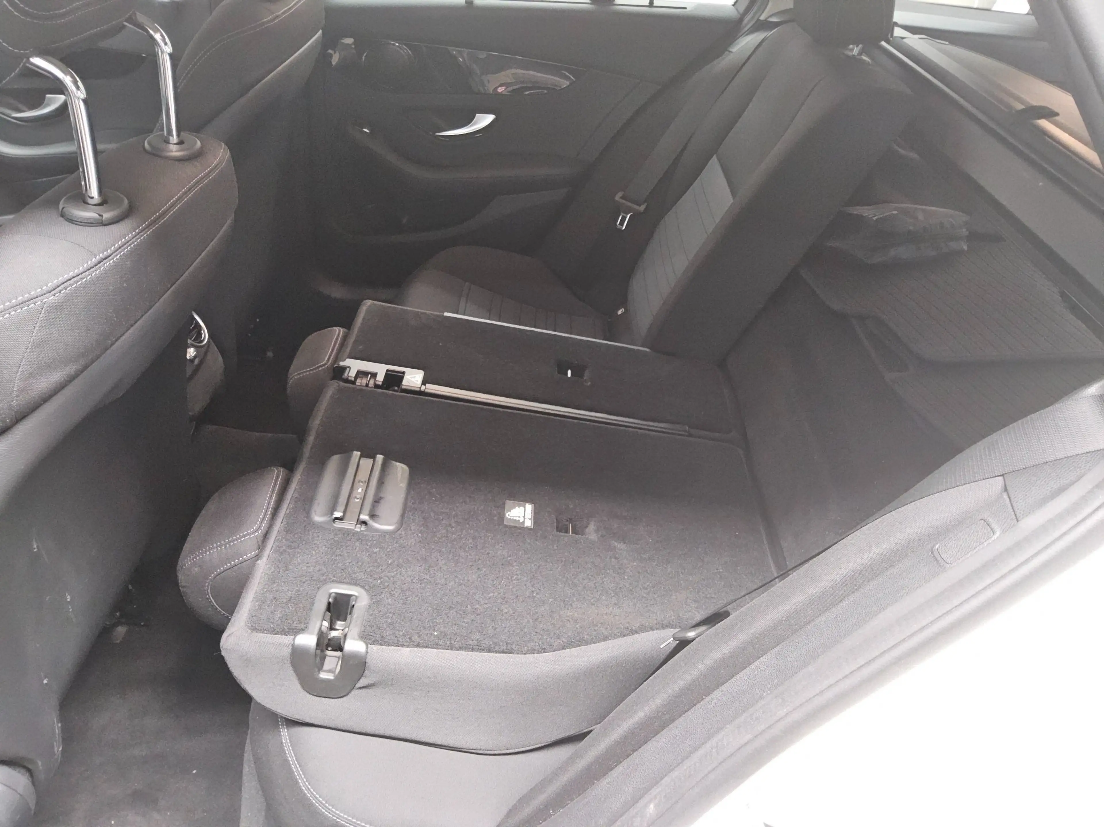 Mercedes-Benz C 300 T de Avantgarde Navi LED AHK RFK Distr. — photo 13