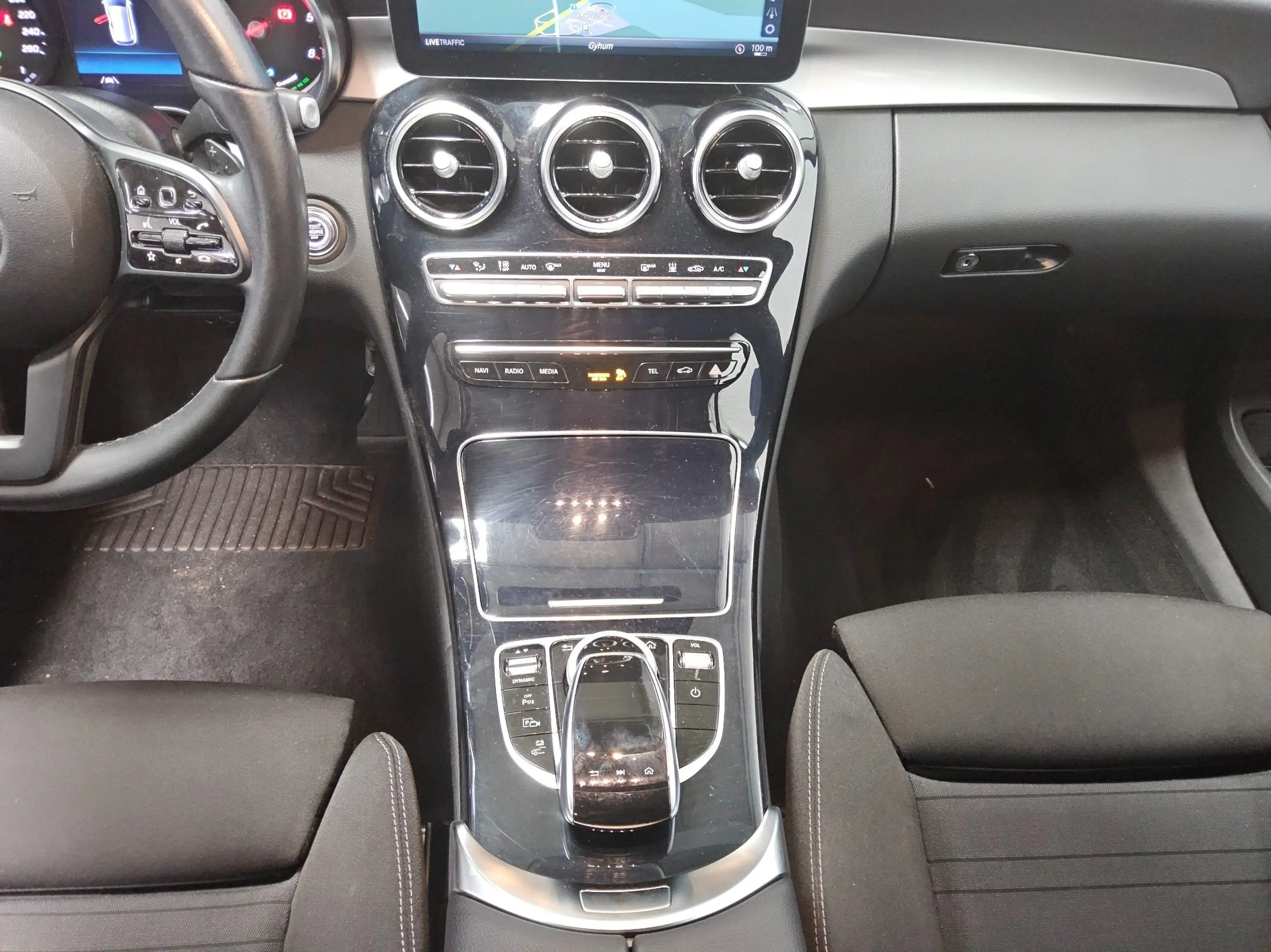 Mercedes-Benz C 300 T de Avantgarde Navi LED AHK RFK Distr. — photo 6