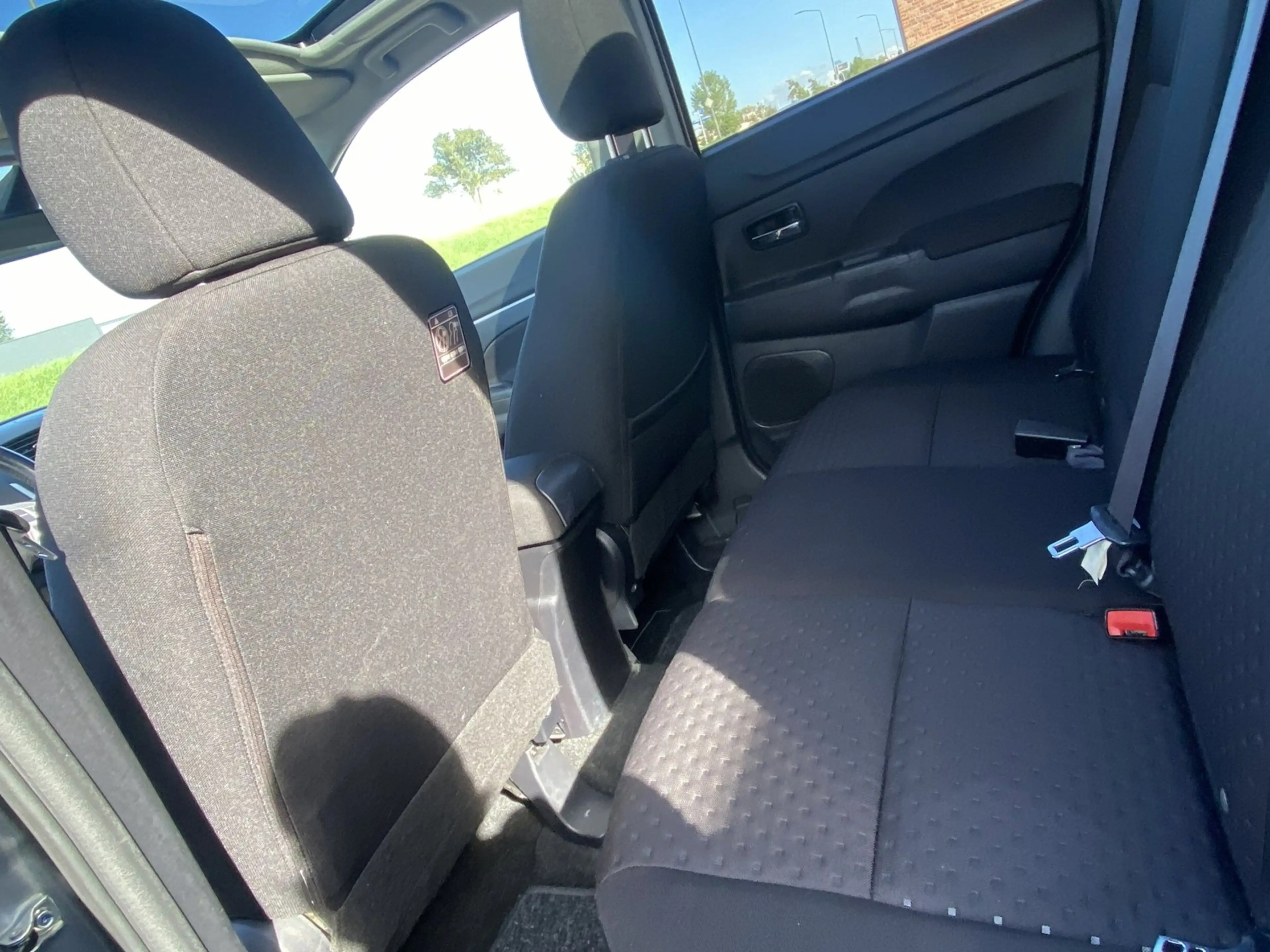 Mitsubishi ASX 1.6 Intense ClearTec/ Pano/ Keyless/ Clima/ Parkee — photo 13
