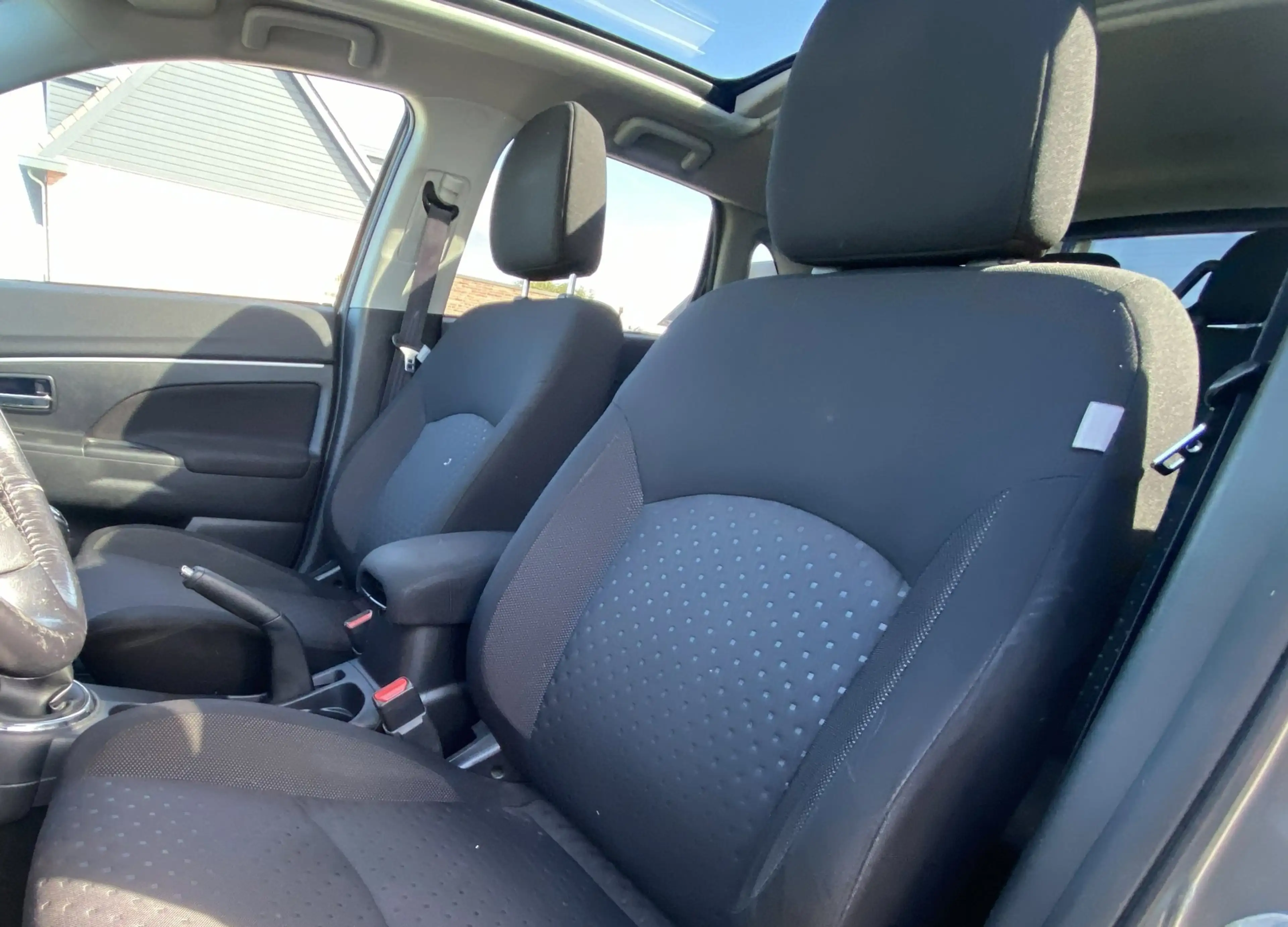 Mitsubishi ASX 1.6 Intense ClearTec/ Pano/ Keyless/ Clima/ Parkee — photo 11
