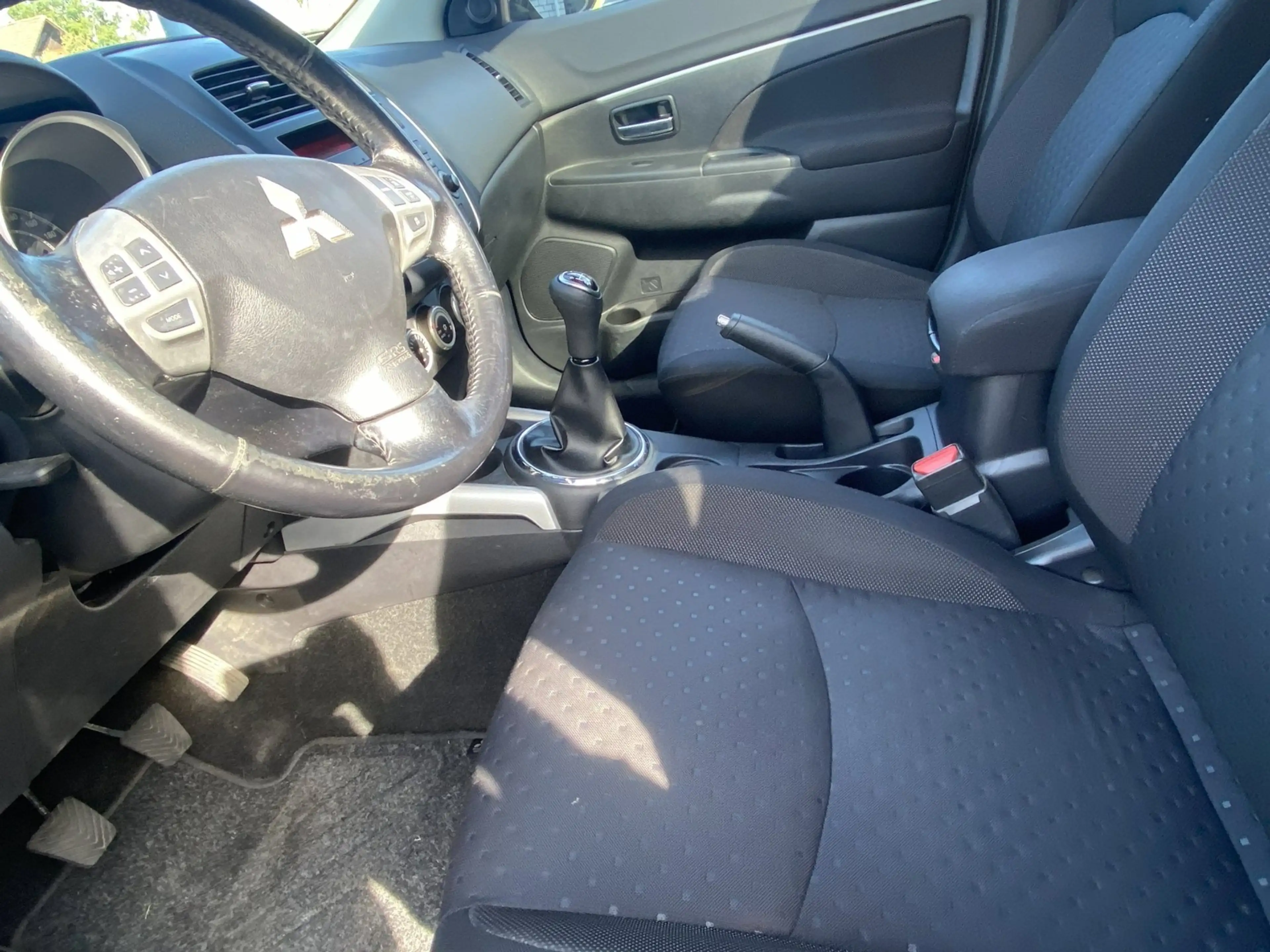 Mitsubishi ASX 1.6 Intense ClearTec/ Pano/ Keyless/ Clima/ Parkee — photo 12