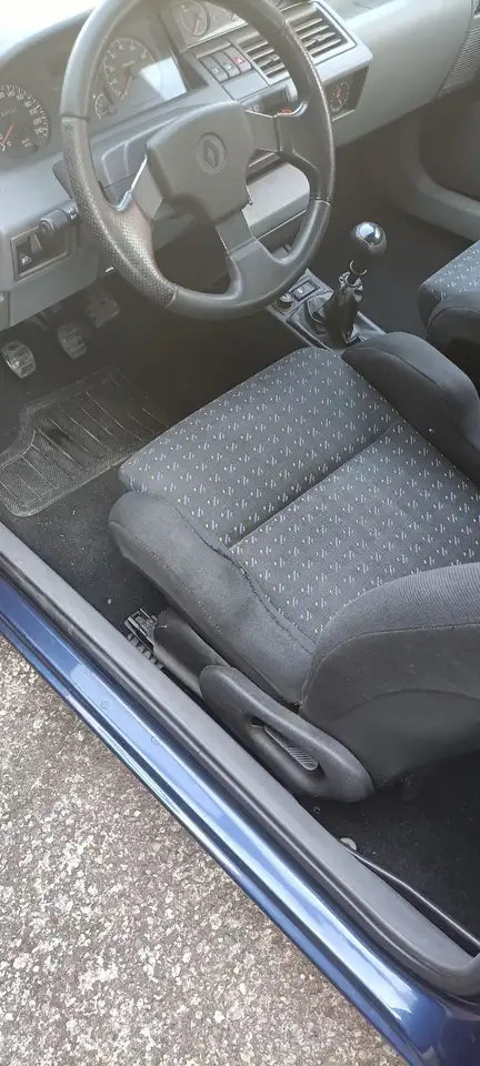 Renault Clio 3p 1.8 16v cat., foto 2