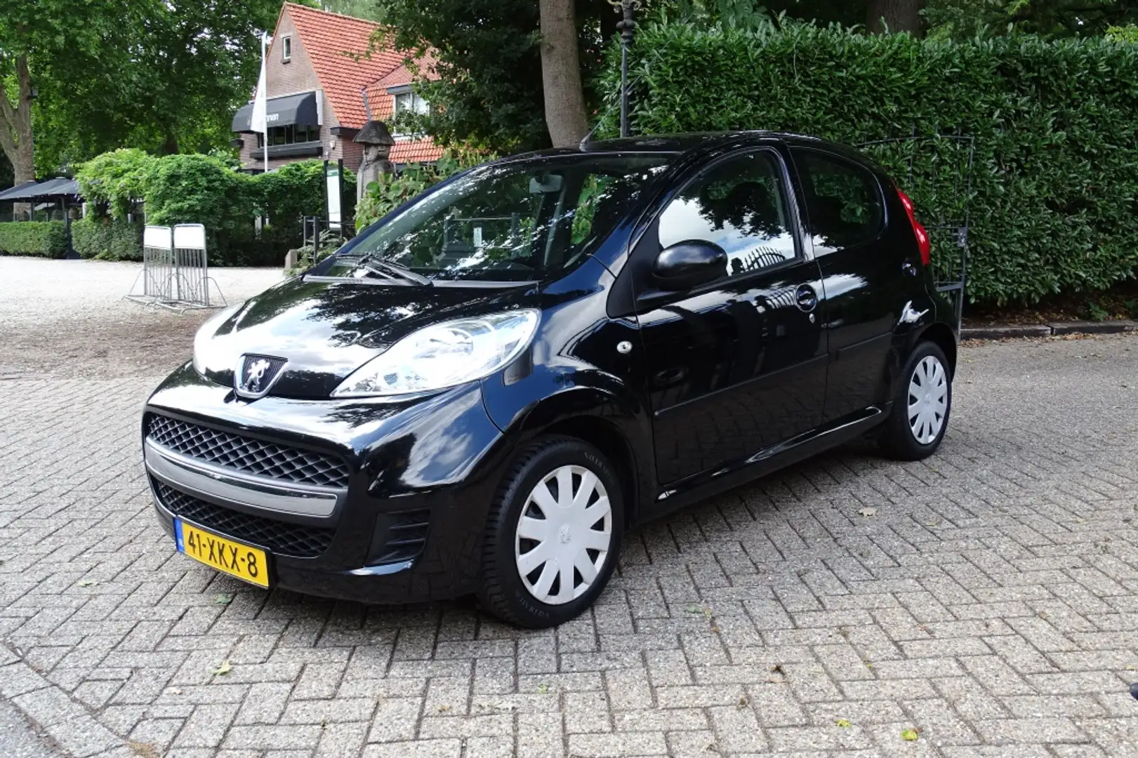Peugeot 107 1.0-12V XS 5 Deurs AIRCO Nwe apk Zwart - 2