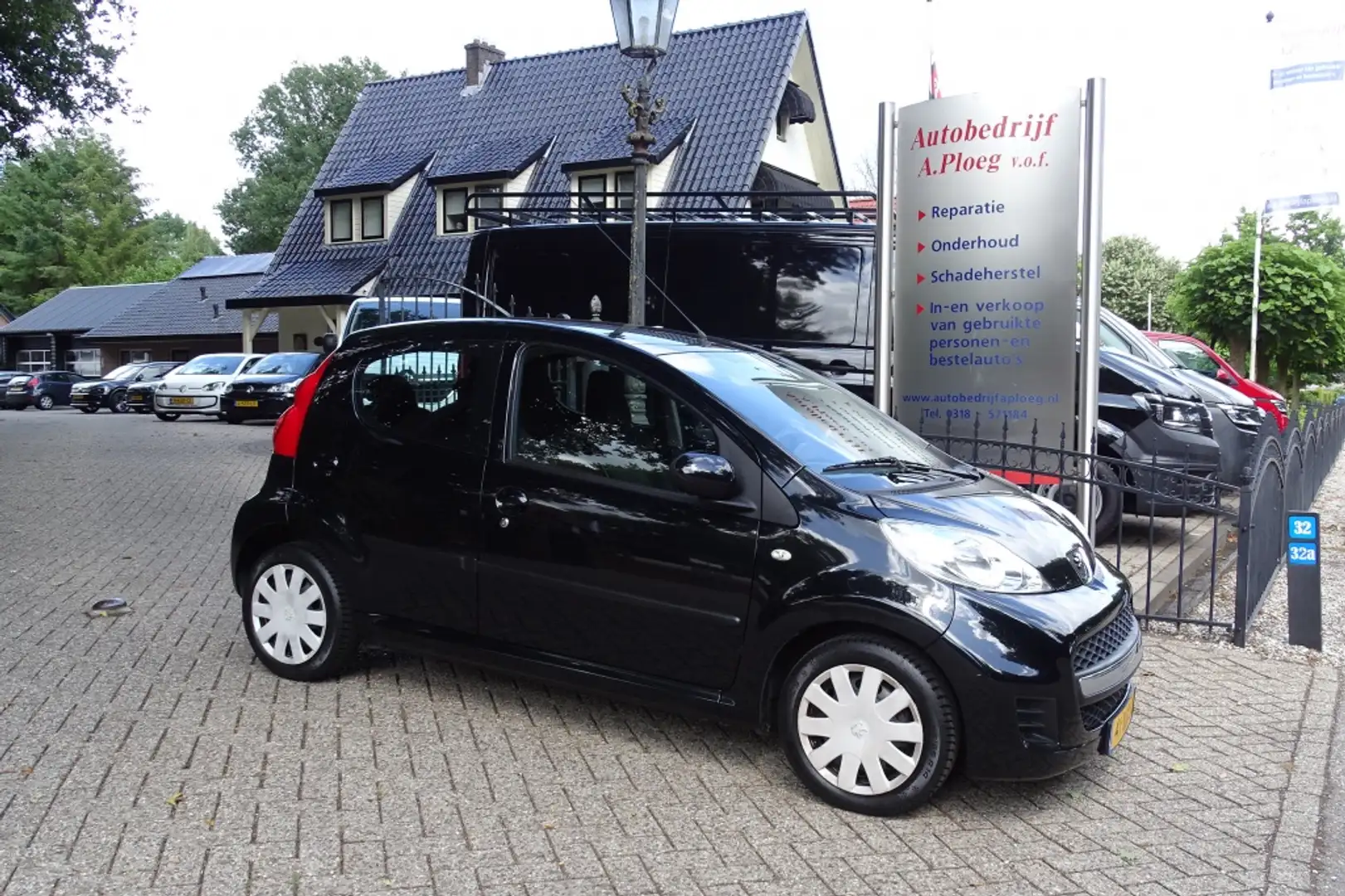 Peugeot 107 1.0-12V XS 5 Deurs AIRCO Nwe apk Zwart - 1