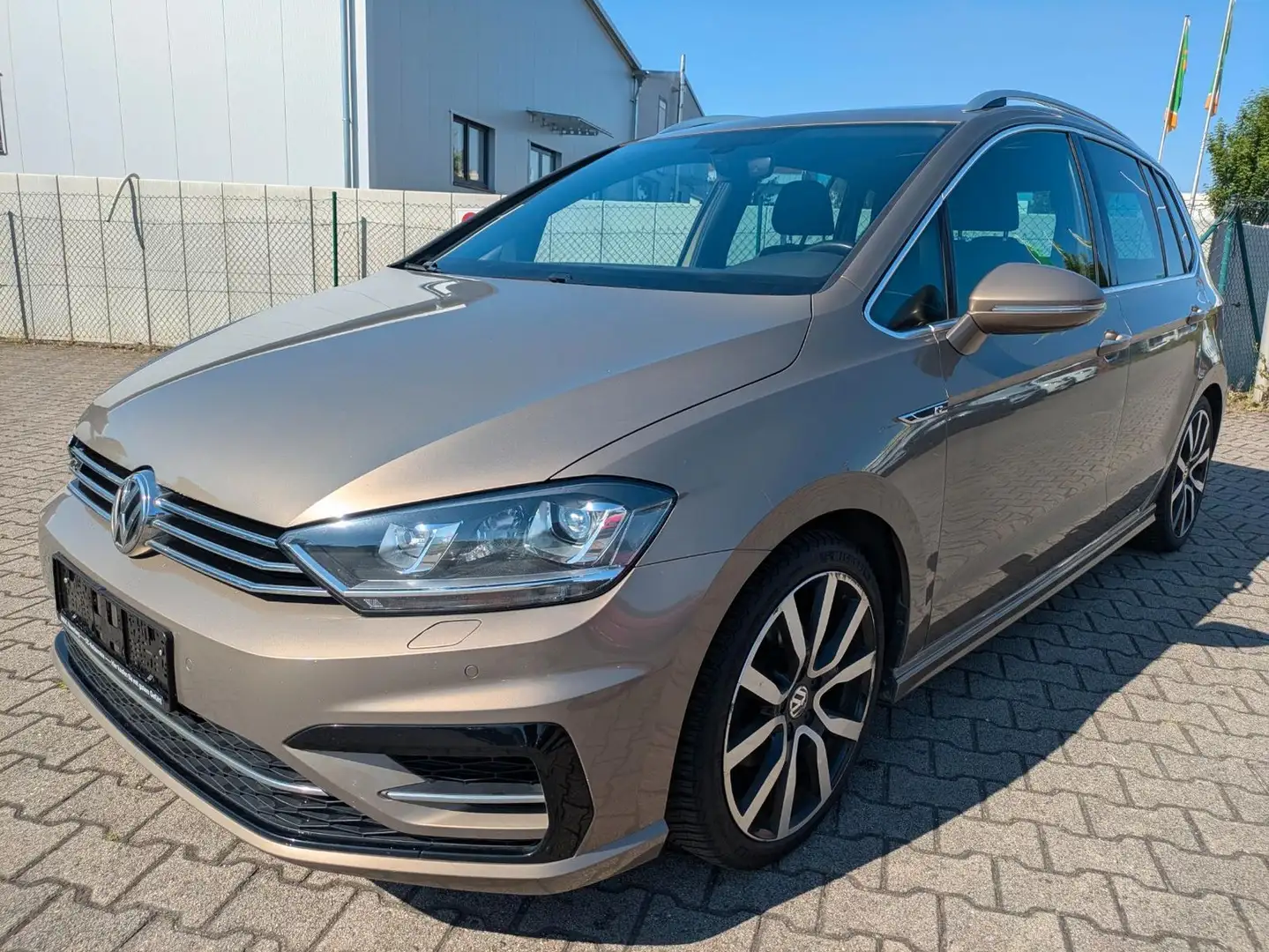 Volkswagen Golf 7 Sportsvan 3x R-Line/ Highline Goud - 1